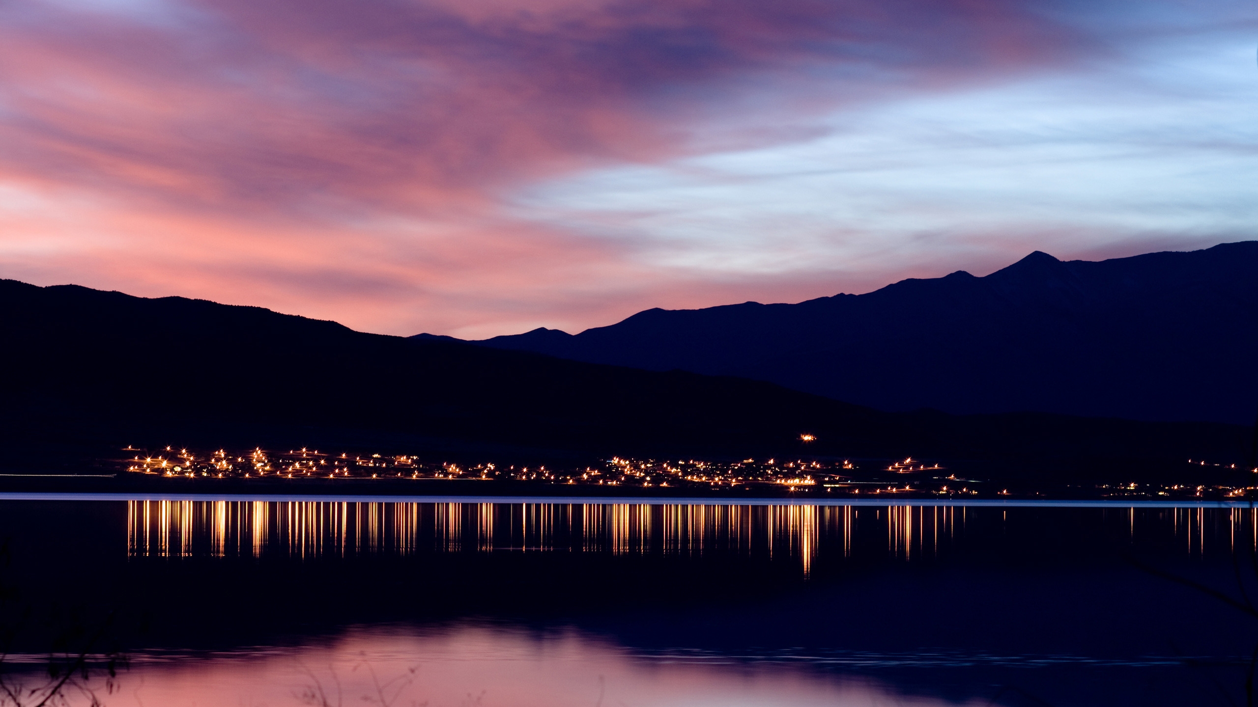 Utah Lake at Dusk for 2560x1440 HDTV resolution