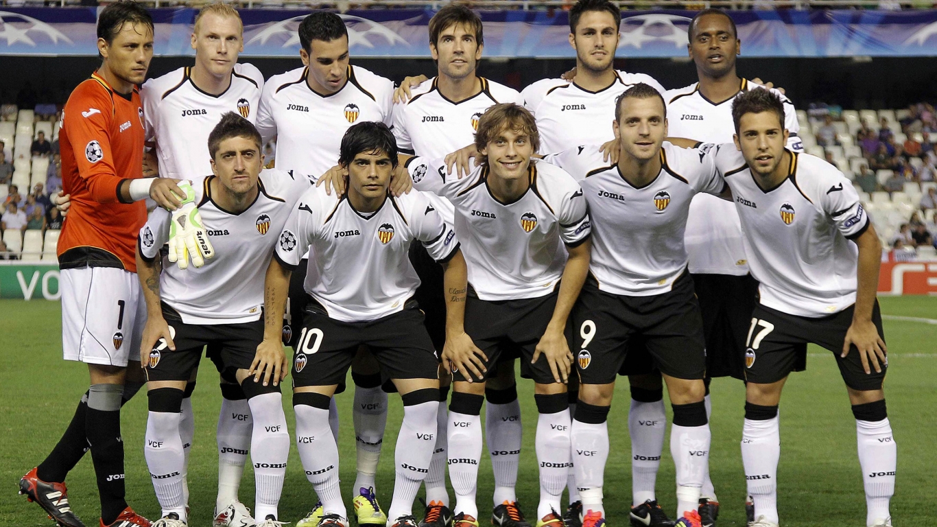 Valencia Football Team for 1366 x 768 HDTV resolution