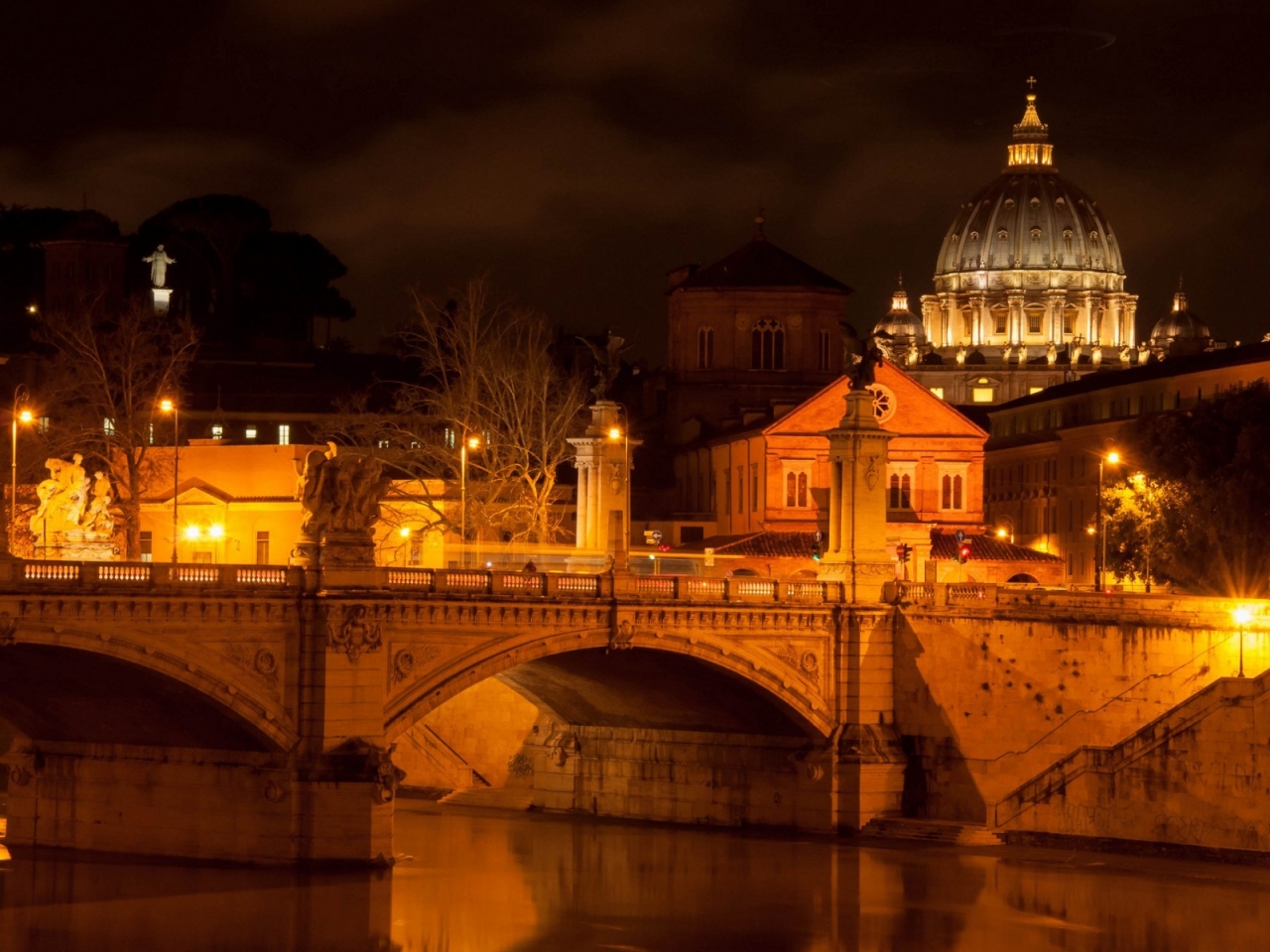 Vatican City Night Lights for 1280 x 960 resolution