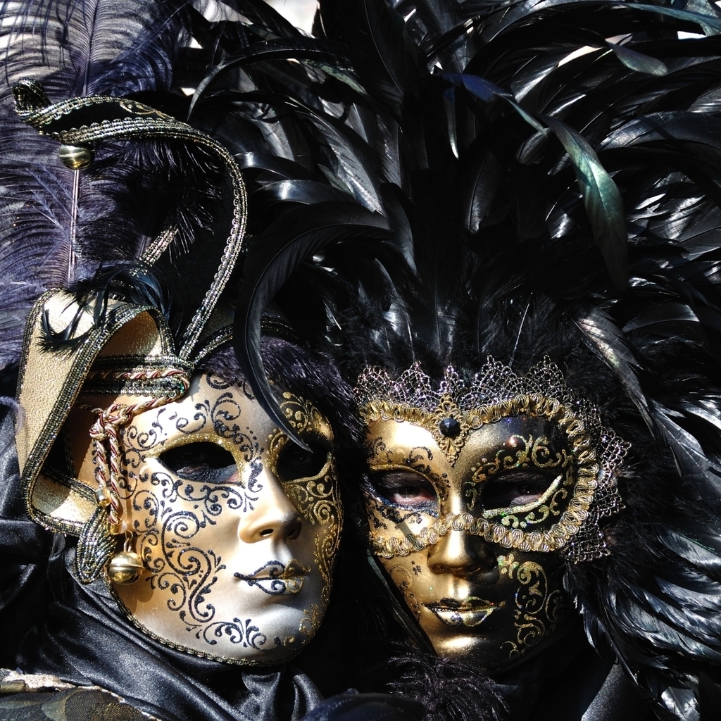 Venice Carnival Masks for 1024 x 1024 iPad resolution