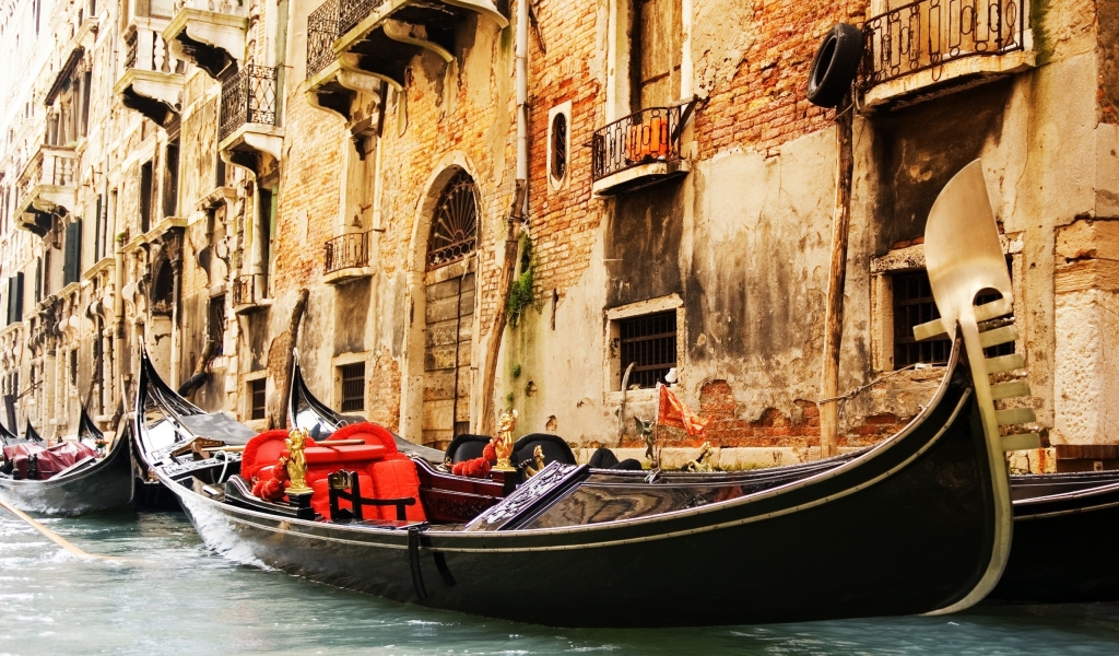 Venice Gondola for 1024 x 600 widescreen resolution