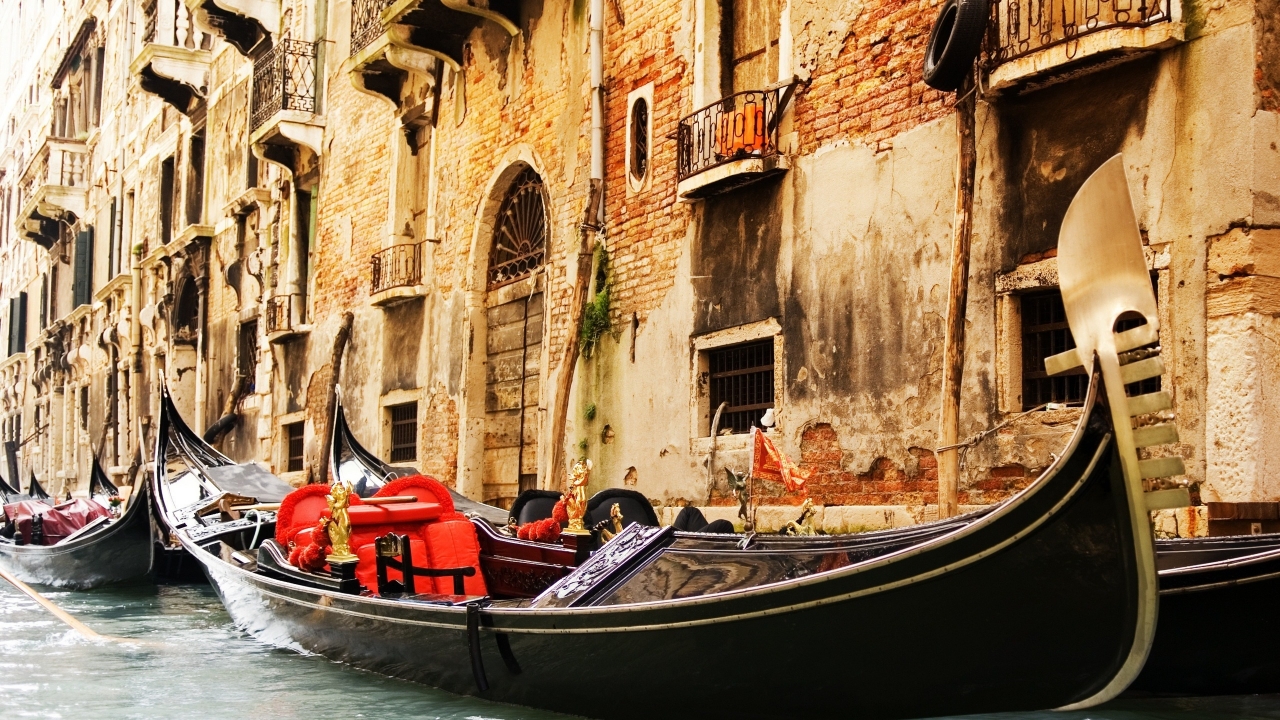 Venice Gondola for 1280 x 720 HDTV 720p resolution