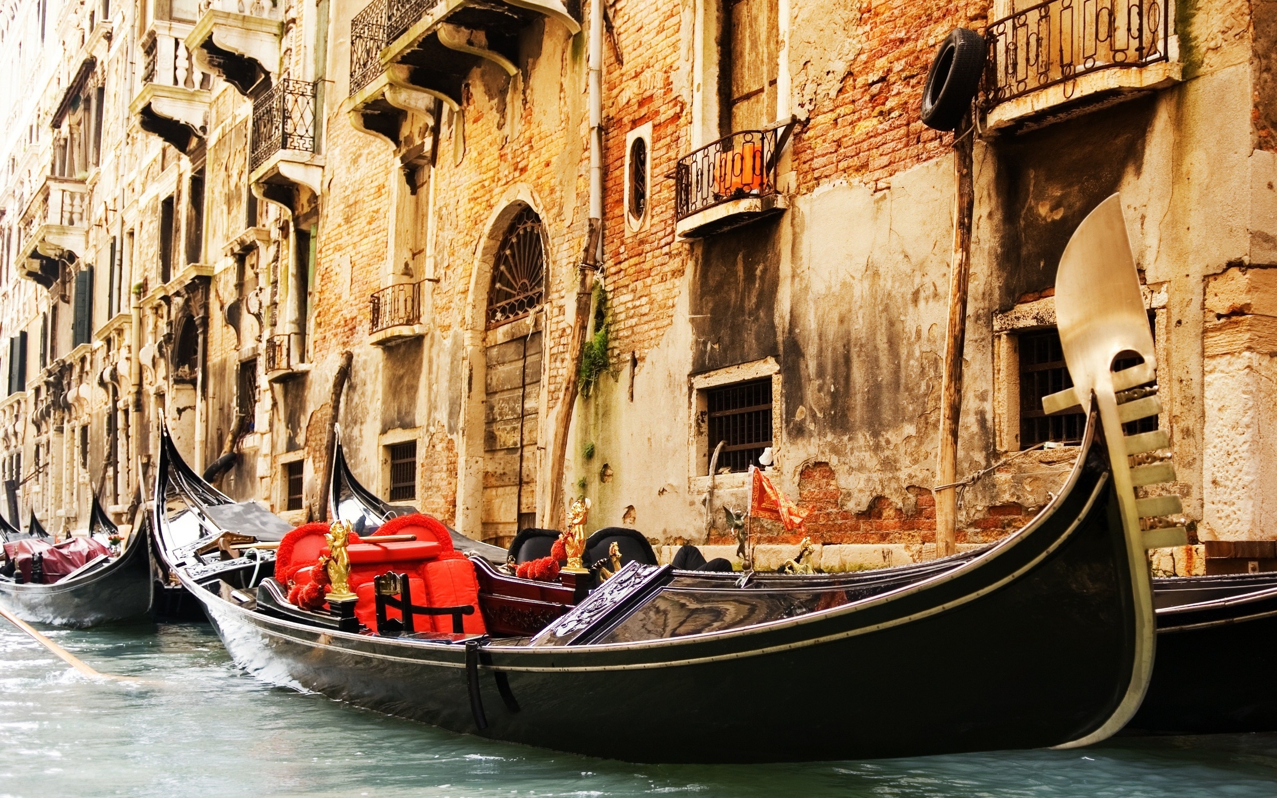 Venice Gondola for 2560 x 1600 widescreen resolution