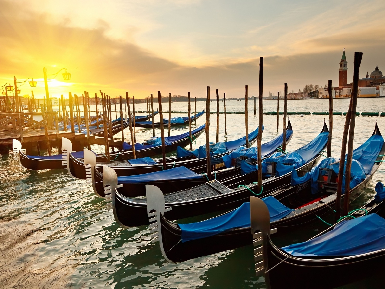 Venice Sunrise for 1600 x 1200 resolution