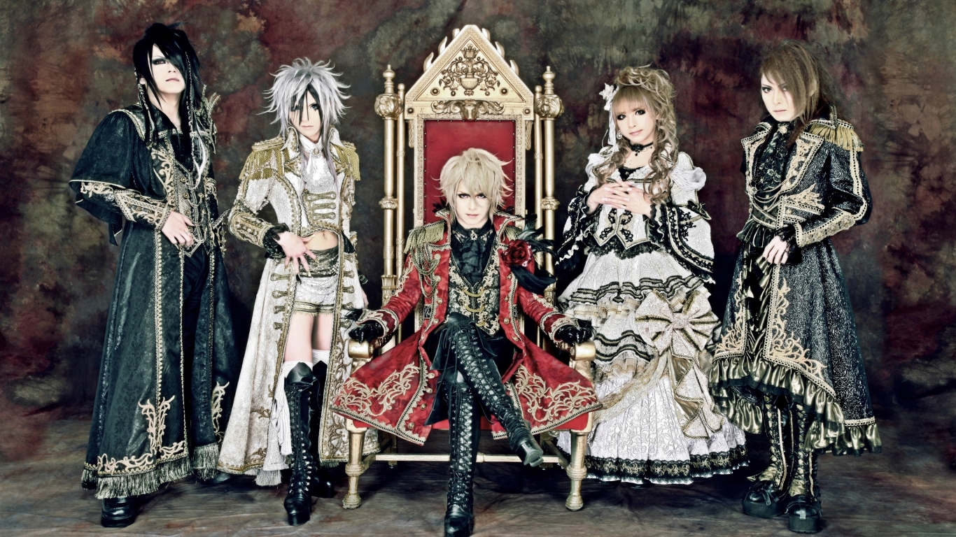 Versailles 2 Game for 1366 x 768 HDTV resolution