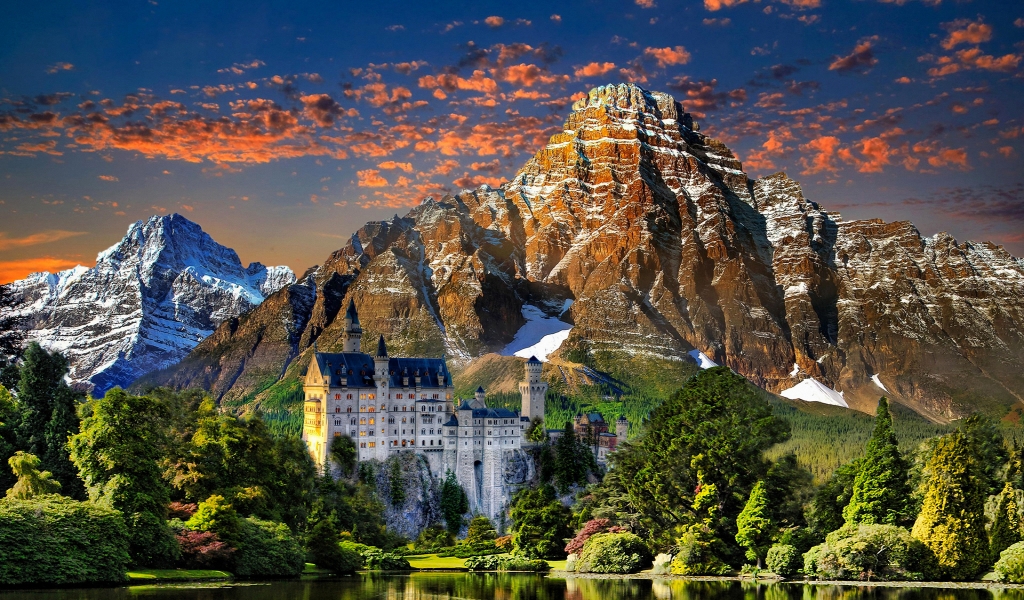 View of Neuschwanstein Castle for 1024 x 600 widescreen resolution