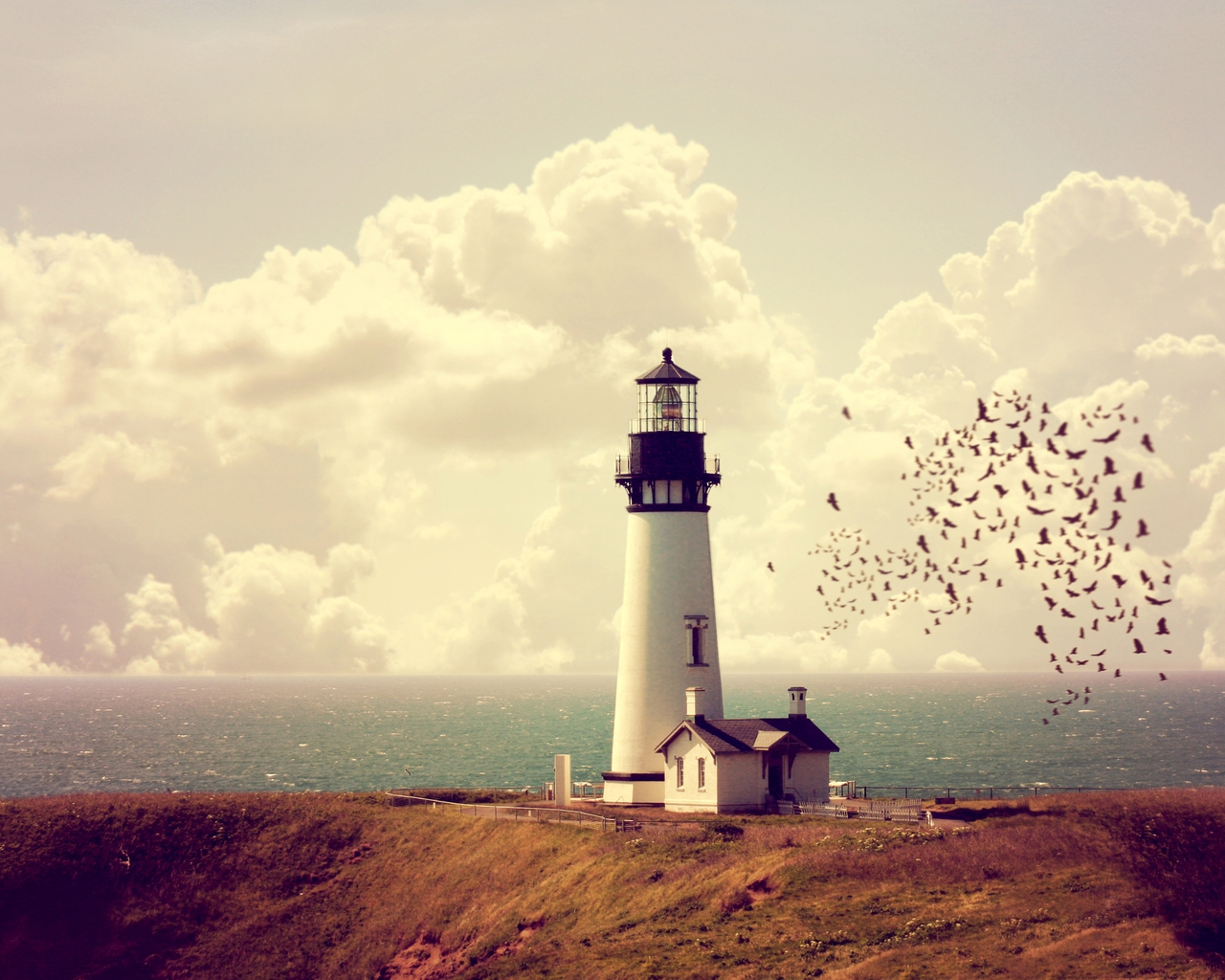 Vintage Light House for 1280 x 1024 resolution