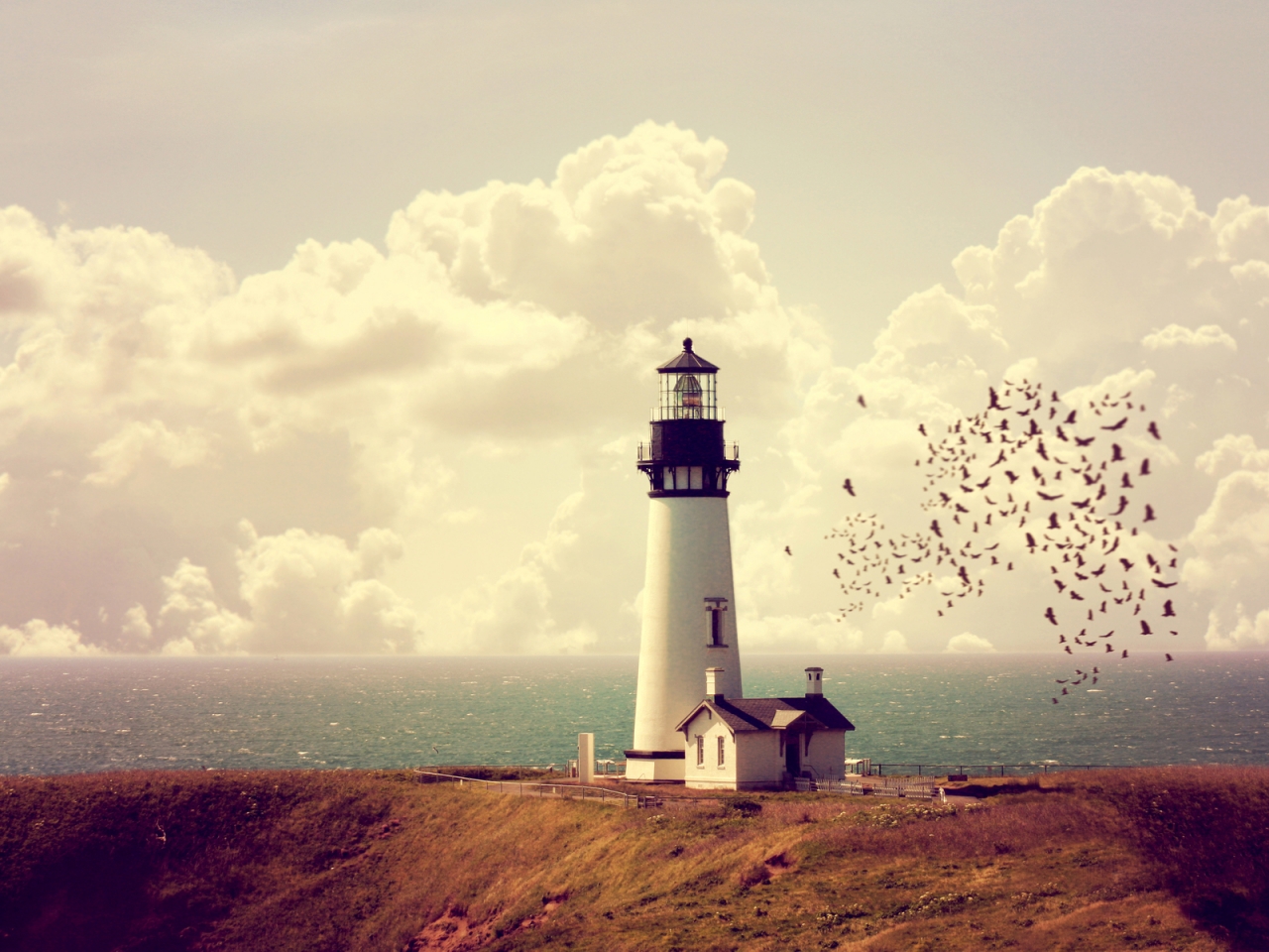 Vintage Light House for 1280 x 960 resolution