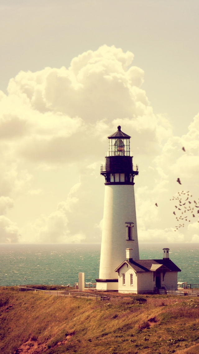 Vintage Light House for 640 x 1136 iPhone 5 resolution