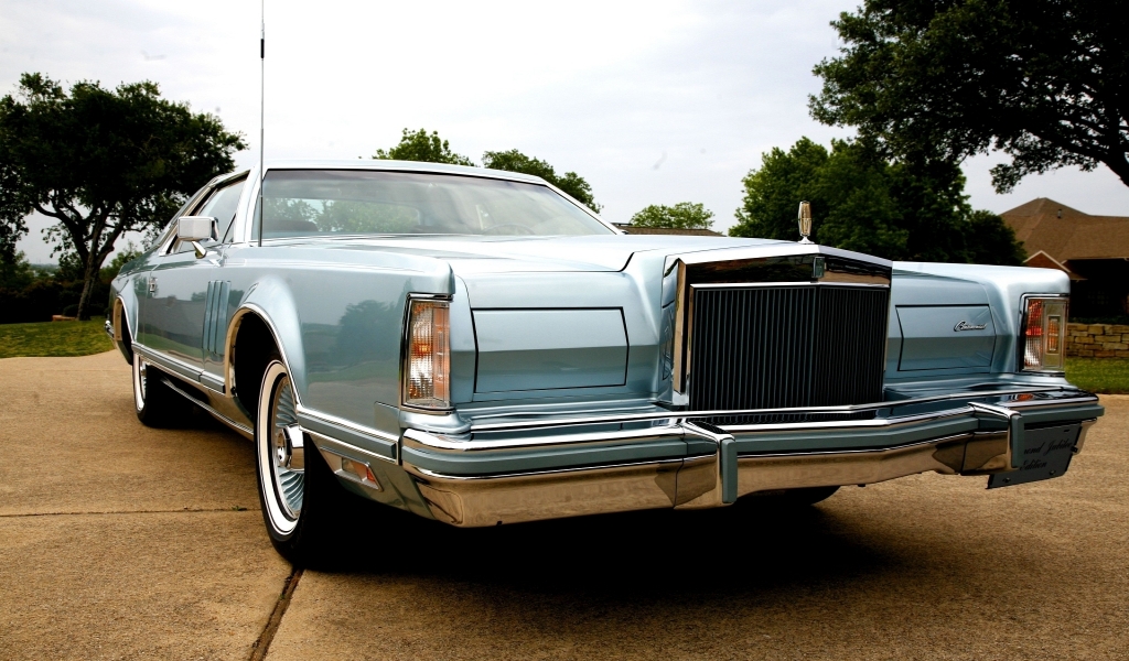 Vintage Lincoln Continental for 1024 x 600 widescreen resolution