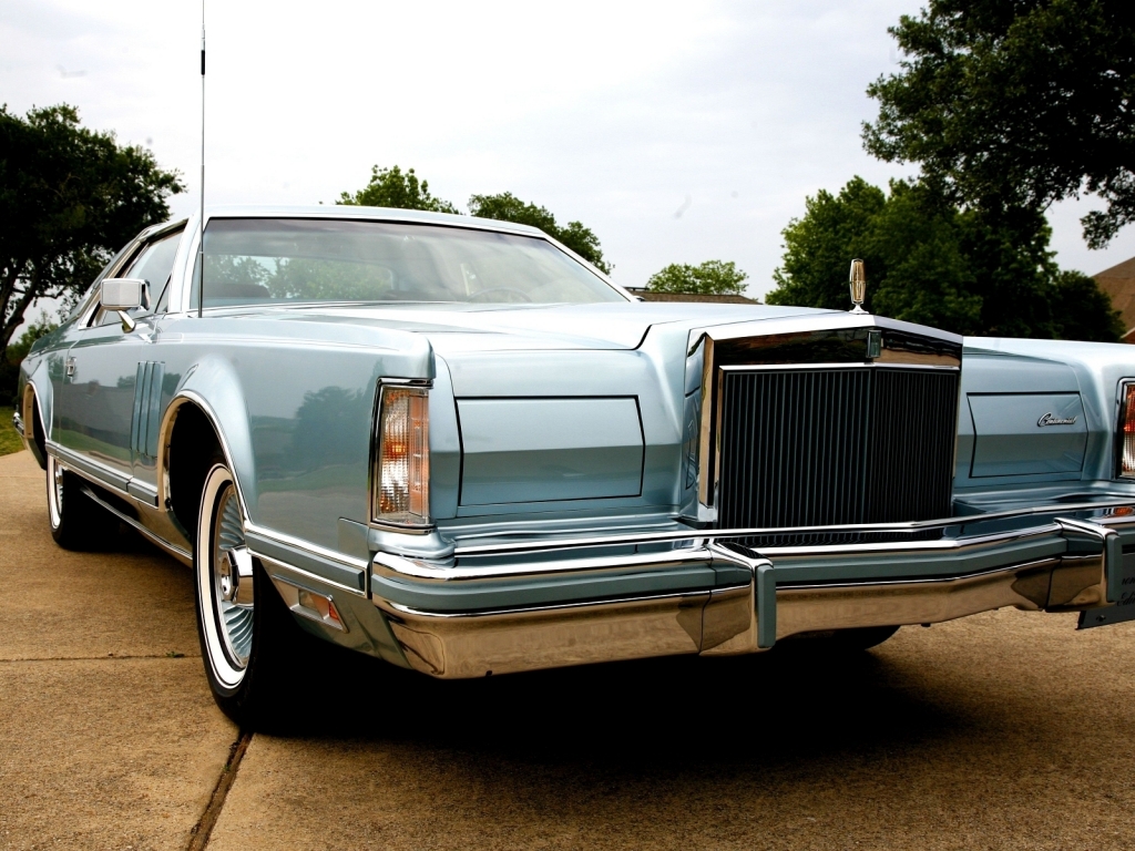 Vintage Lincoln Continental for 1024 x 768 resolution