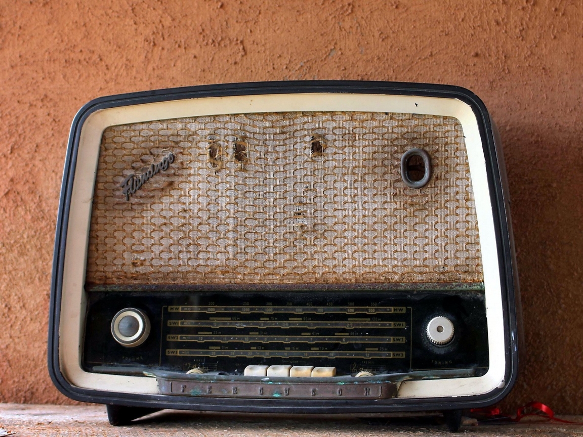 Vintage Radio Station for 1152 x 864 resolution