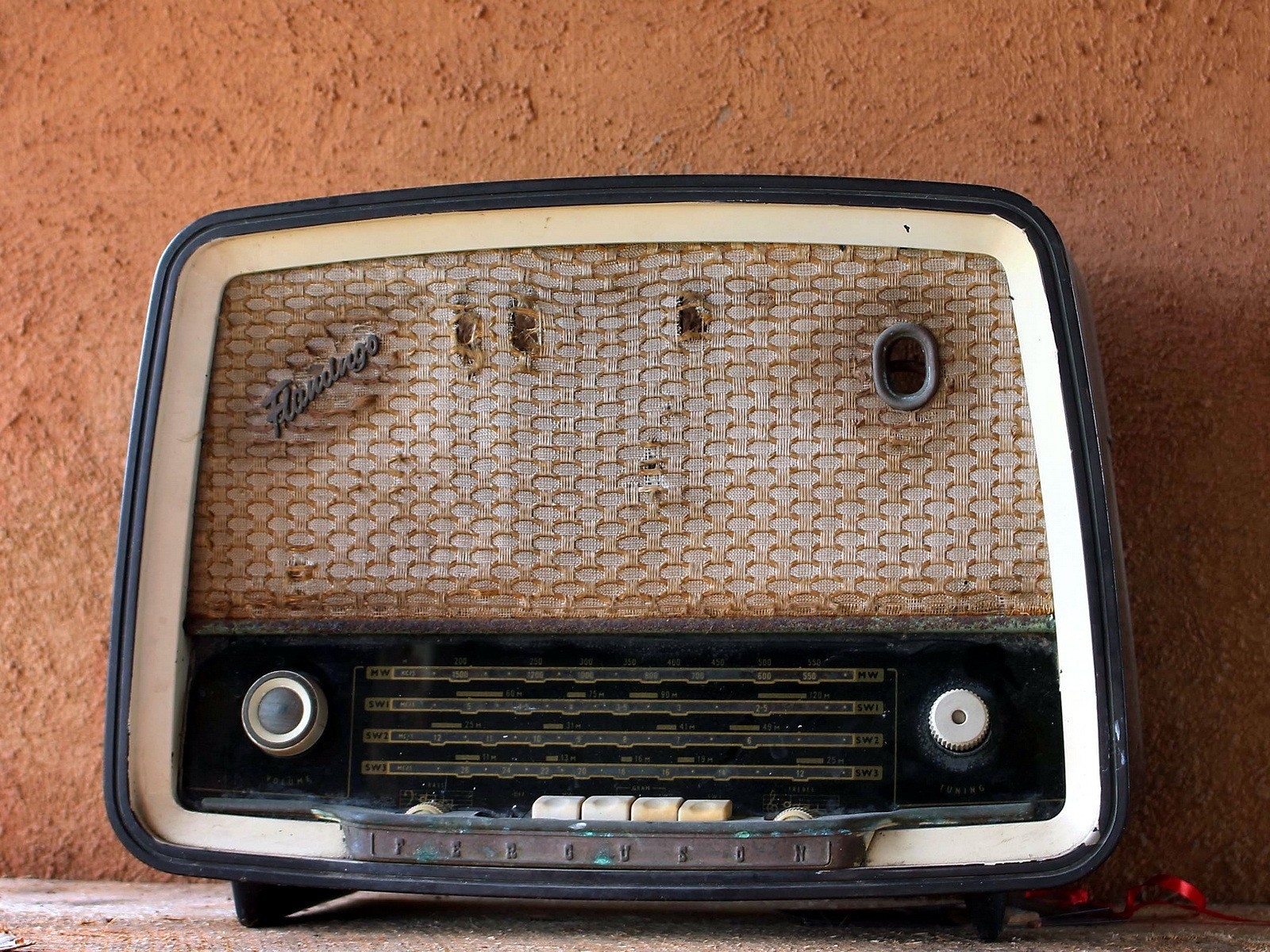 Vintage Radio Station for 1600 x 1200 resolution