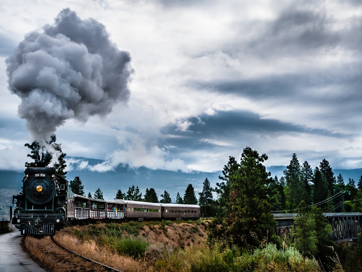Vintage Train Ride for 1152 x 864 resolution