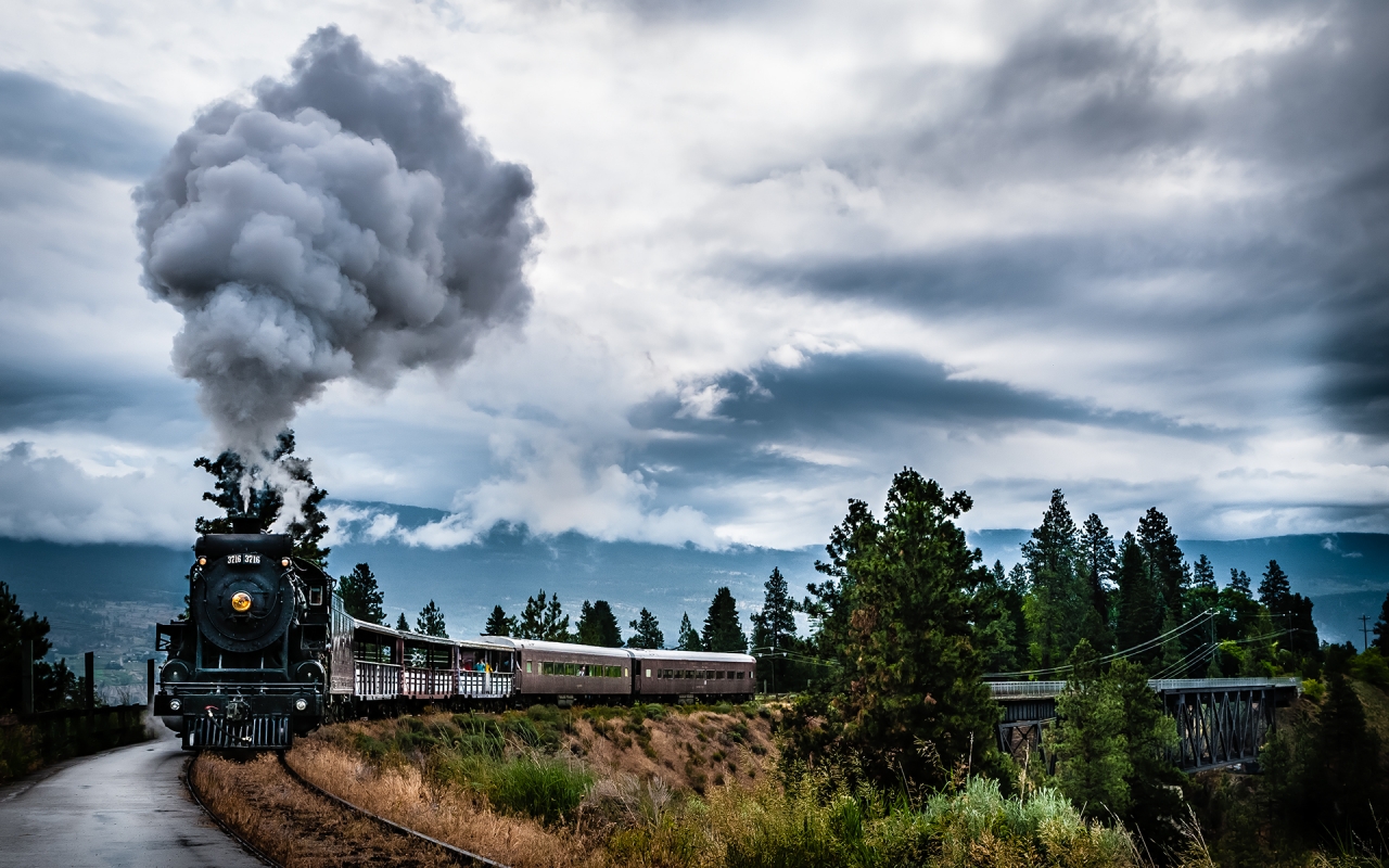 Vintage Train Ride for 1280 x 800 widescreen resolution