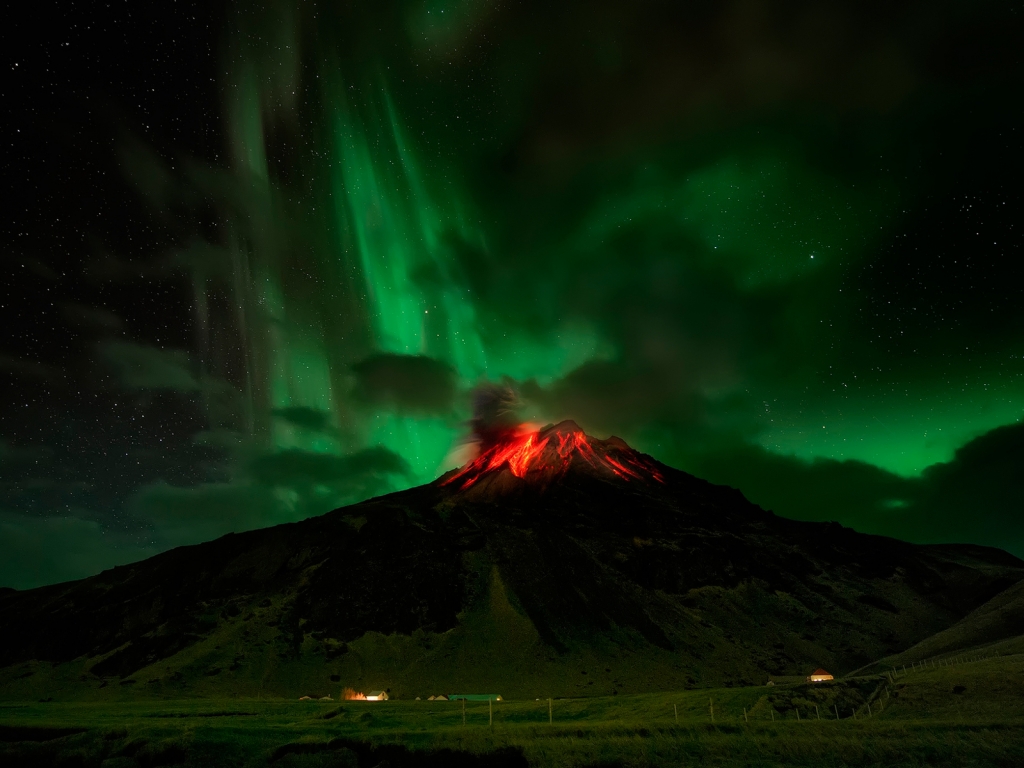 Volcano Eruption for 1024 x 768 resolution