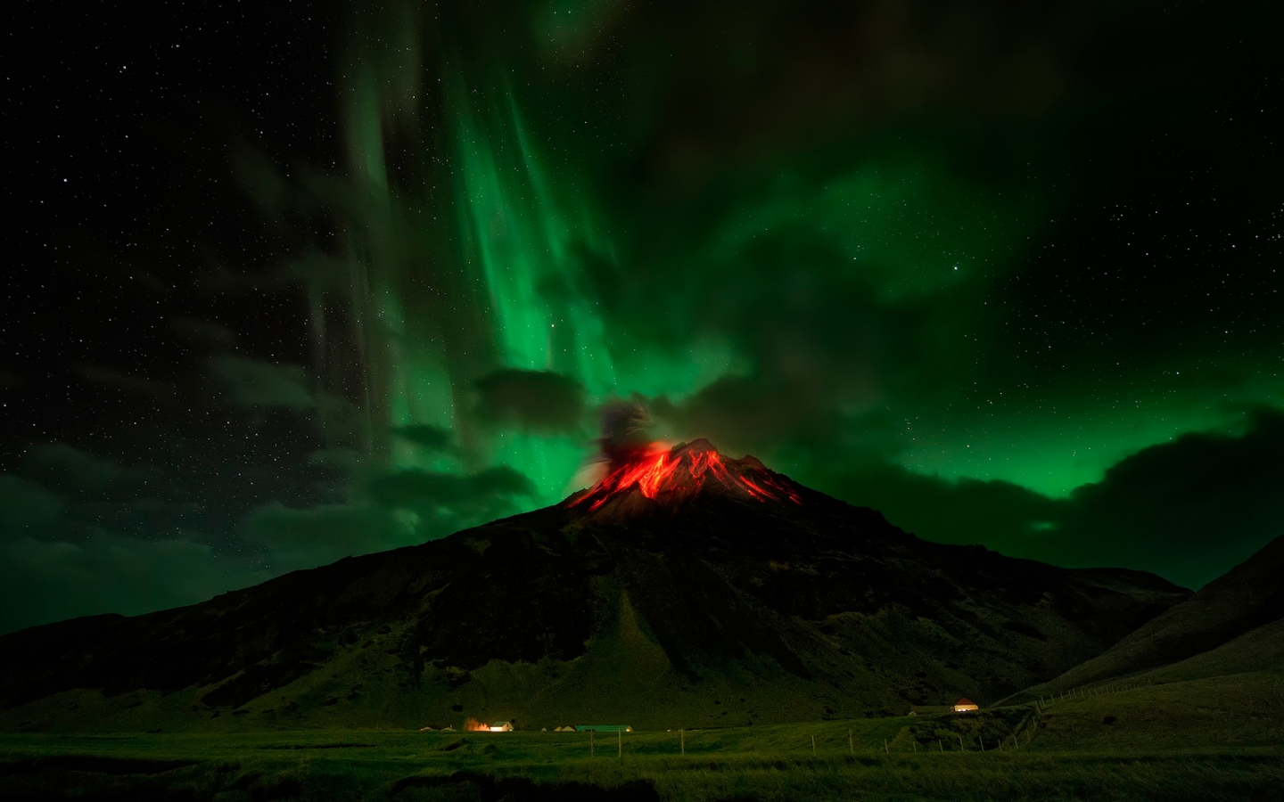 Volcano Eruption for 1440 x 900 widescreen resolution