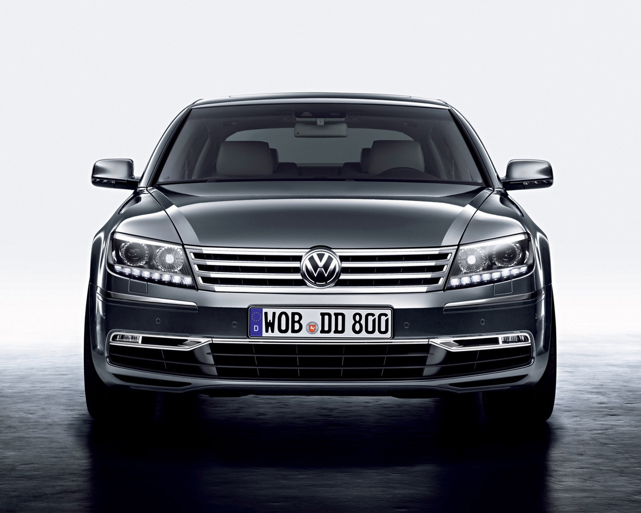 Volkswagen Phaeton Front for 1280 x 1024 resolution