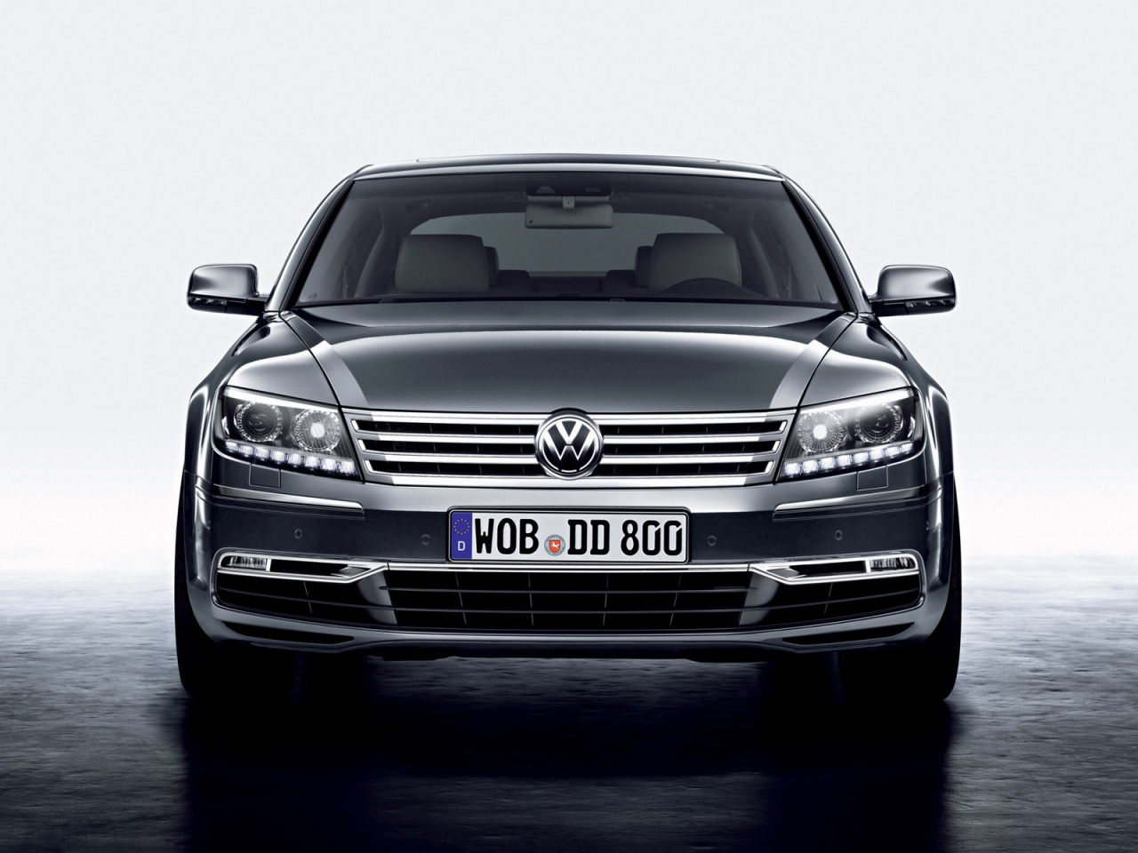 Volkswagen Phaeton Front for 1280 x 960 resolution