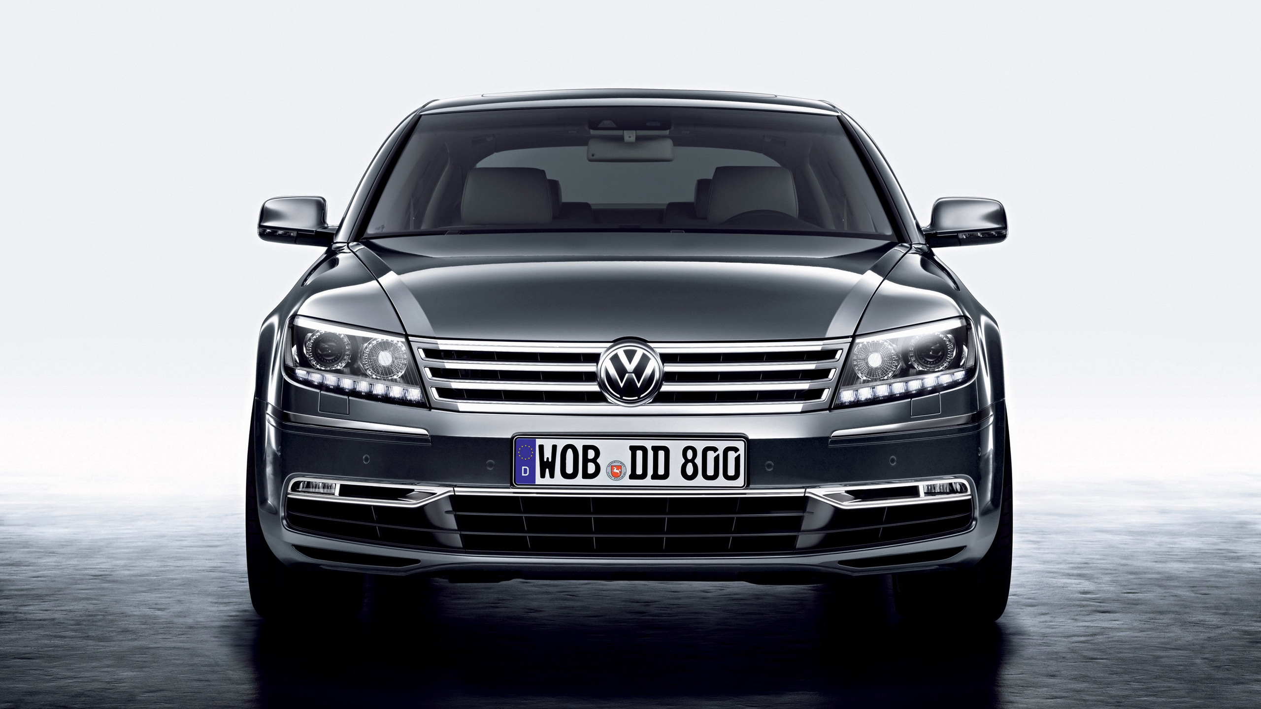Volkswagen Phaeton Front for 2560x1440 HDTV resolution
