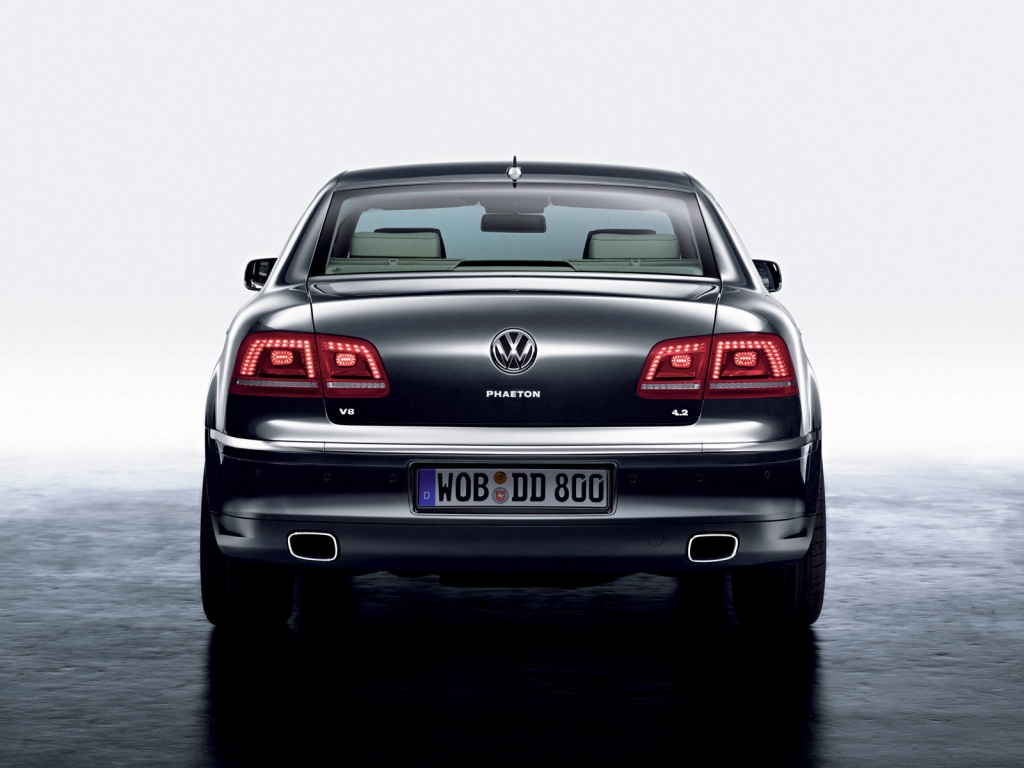 Volkswagen Phaeton Rear for 1024 x 768 resolution