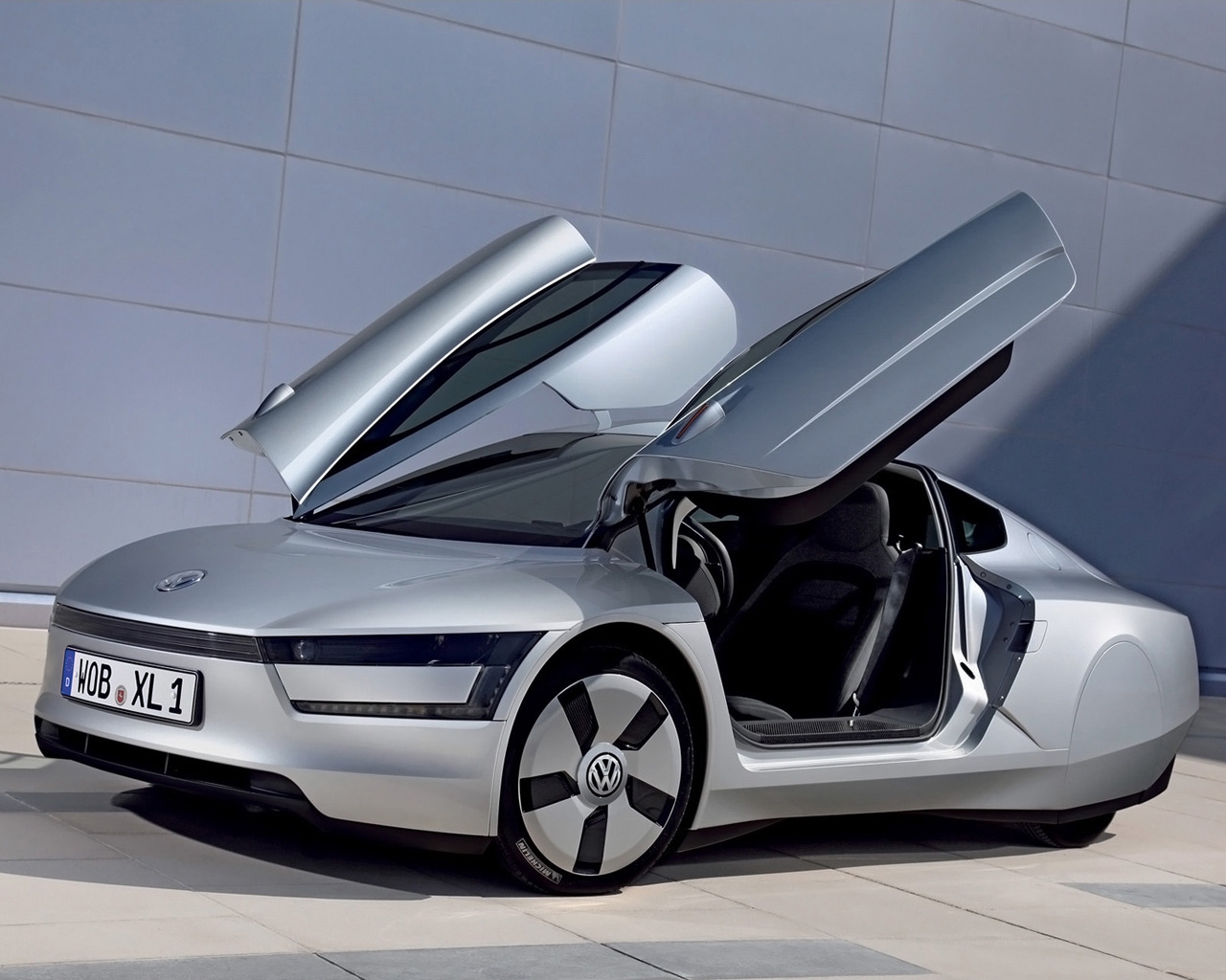 VW XL1 for 1280 x 1024 resolution