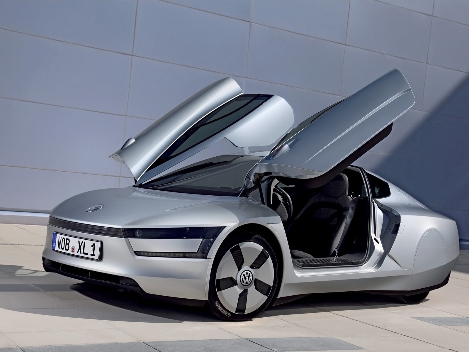 VW XL1 for 1600 x 1200 resolution