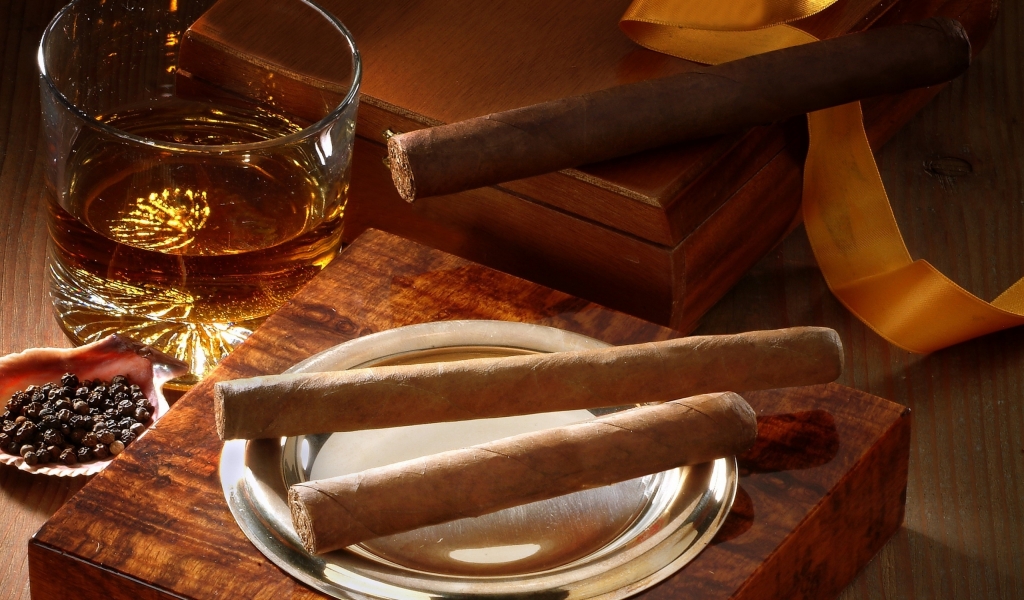 Whiskey and Cigars for 1024 x 600 widescreen resolution