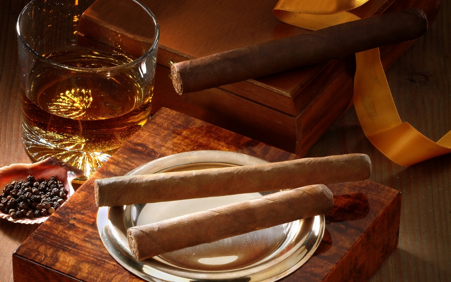 Whiskey and Cigars for 1440 x 900 widescreen resolution
