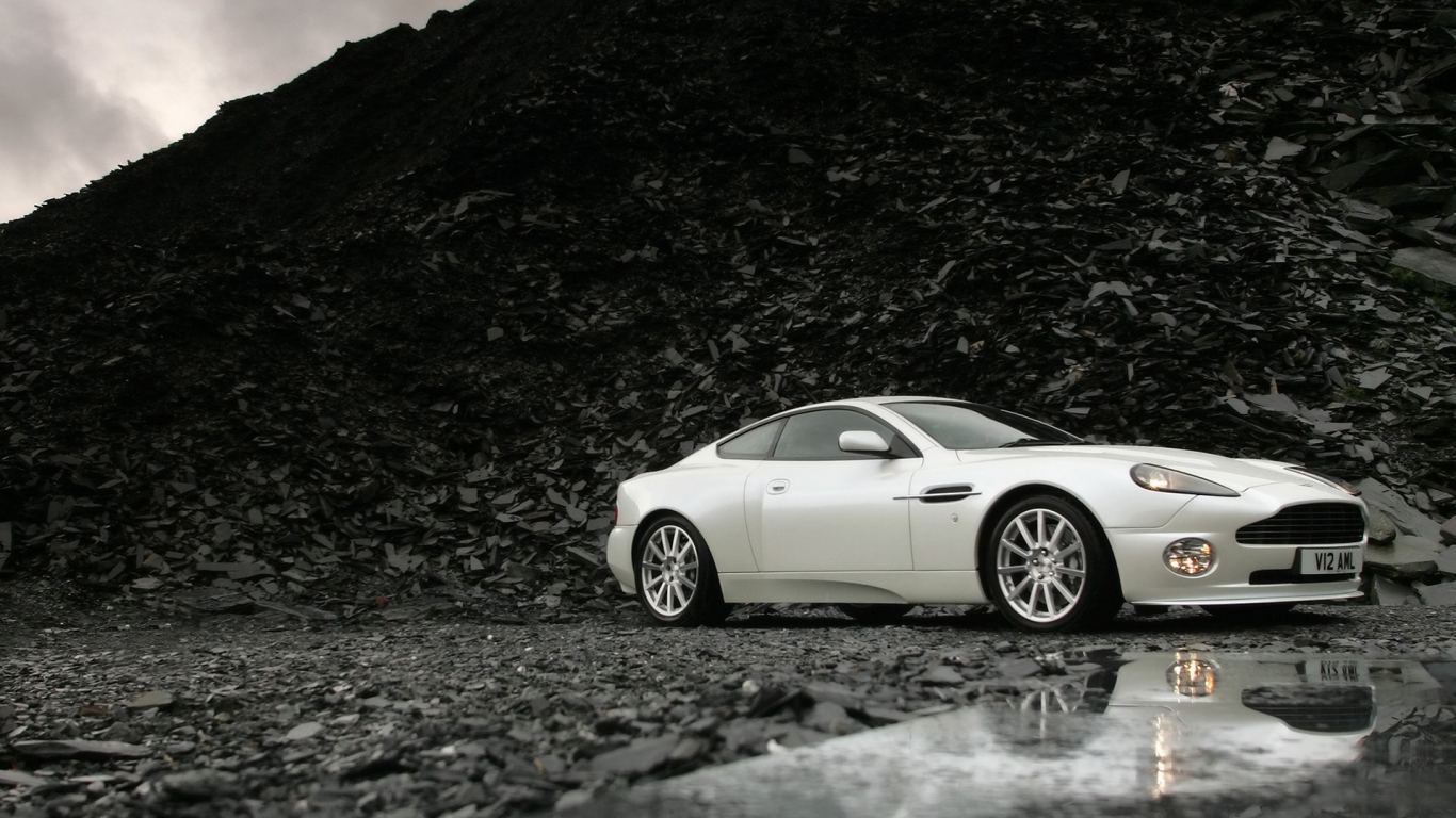 White Aston Martin Front Angle for 1366 x 768 HDTV resolution
