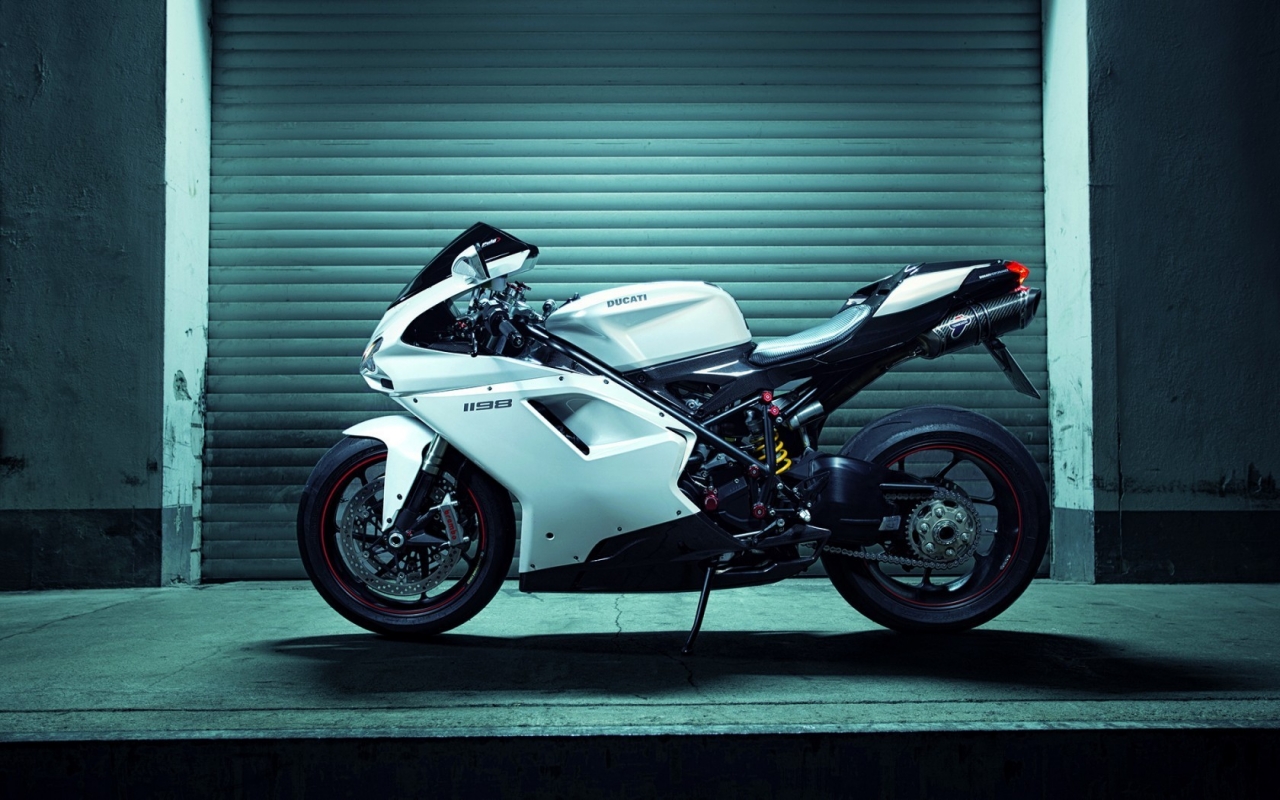 White Ducati 1198 for 1280 x 800 widescreen resolution