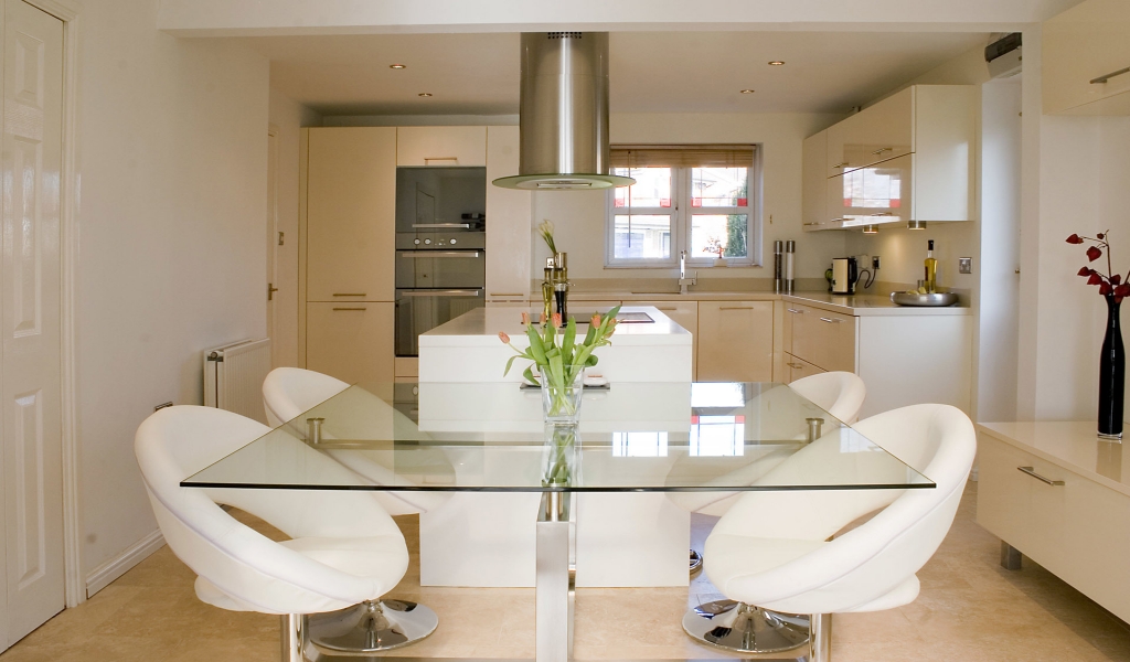 White Kitchen and Dining Area for 1024 x 600 widescreen resolution
