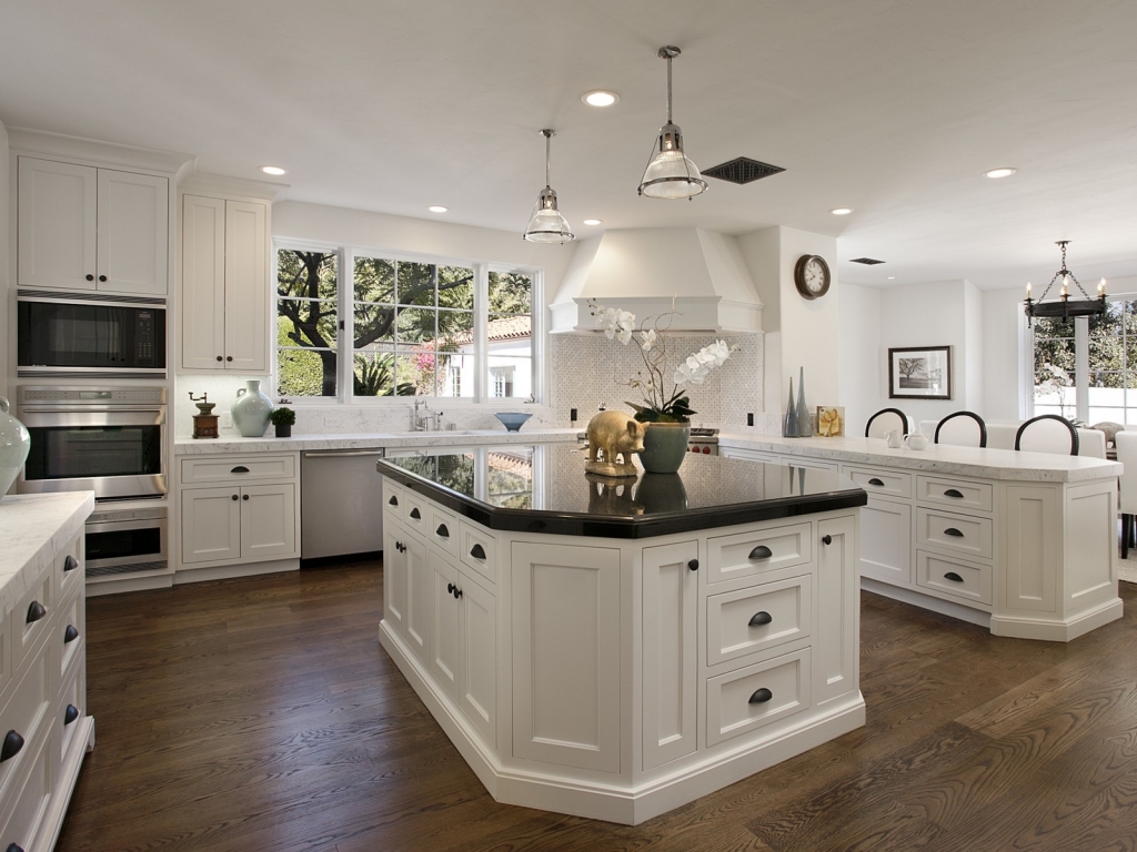 White Kitchen Cabinets for 1024 x 768 resolution