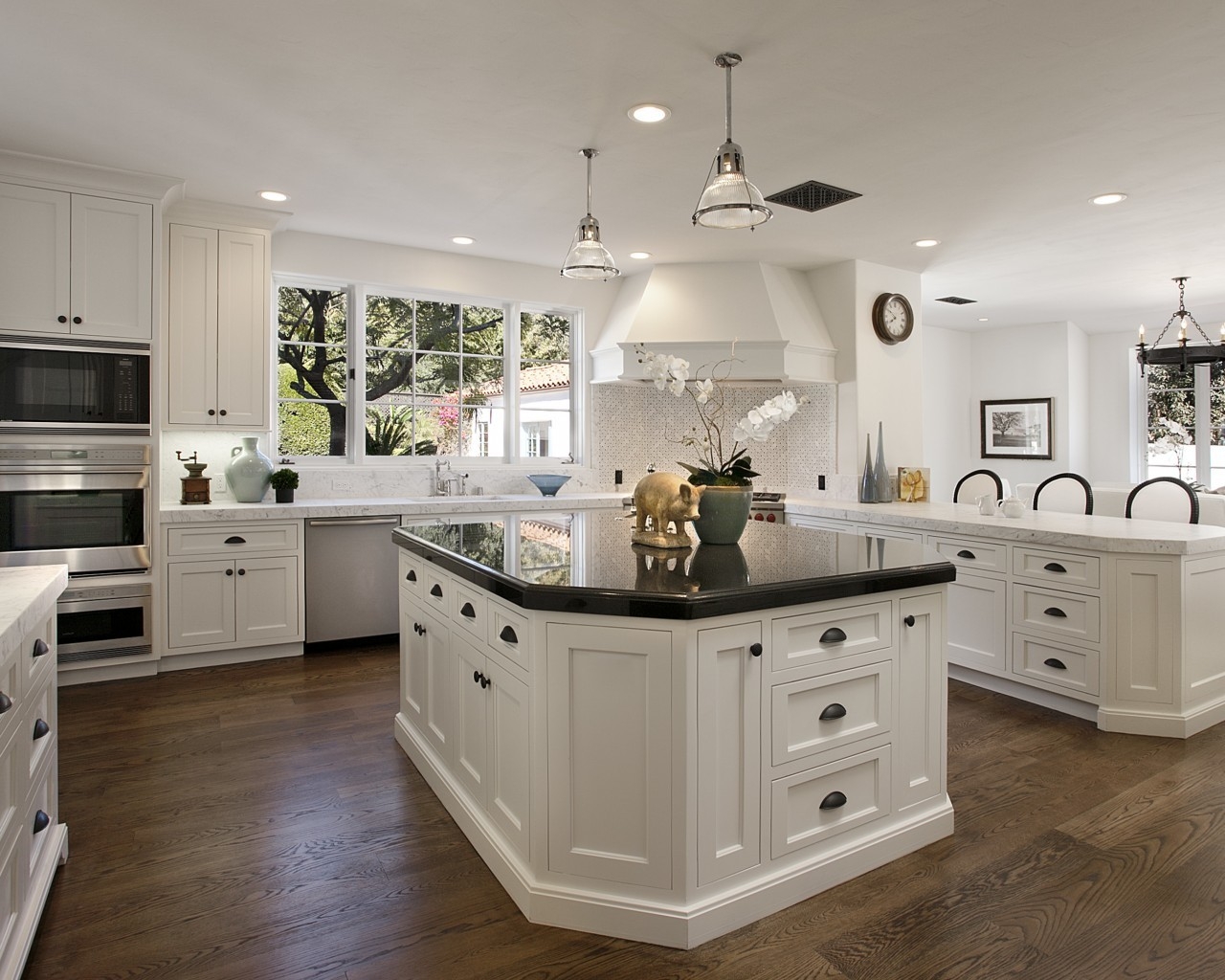 White Kitchen Cabinets for 1280 x 1024 resolution