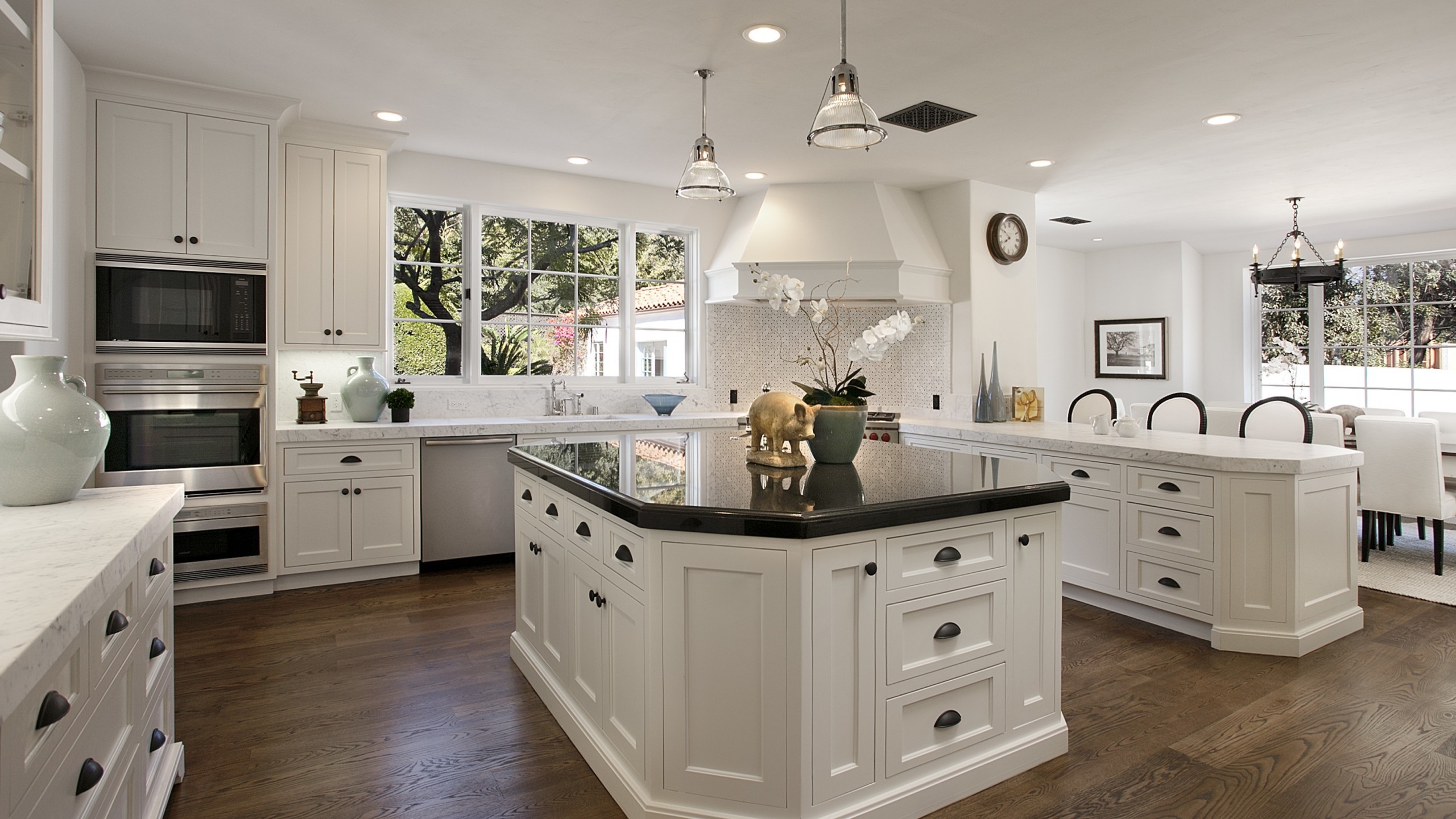 White Kitchen Cabinets for 2560x1440 HDTV resolution