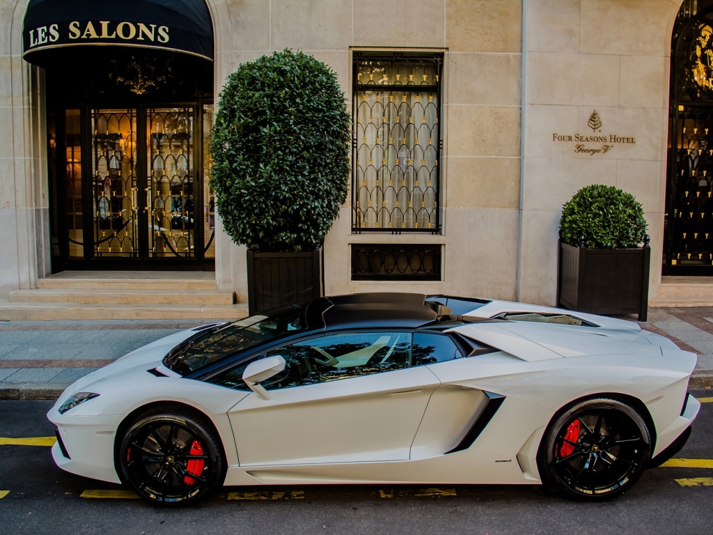 White Lamborghini Aventador LP 700 for 1024 x 768 resolution