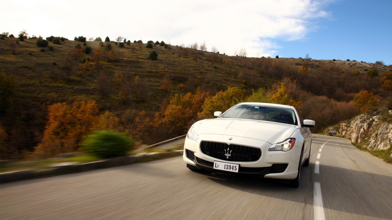 White Maserati Quattroporte  for 1366 x 768 HDTV resolution