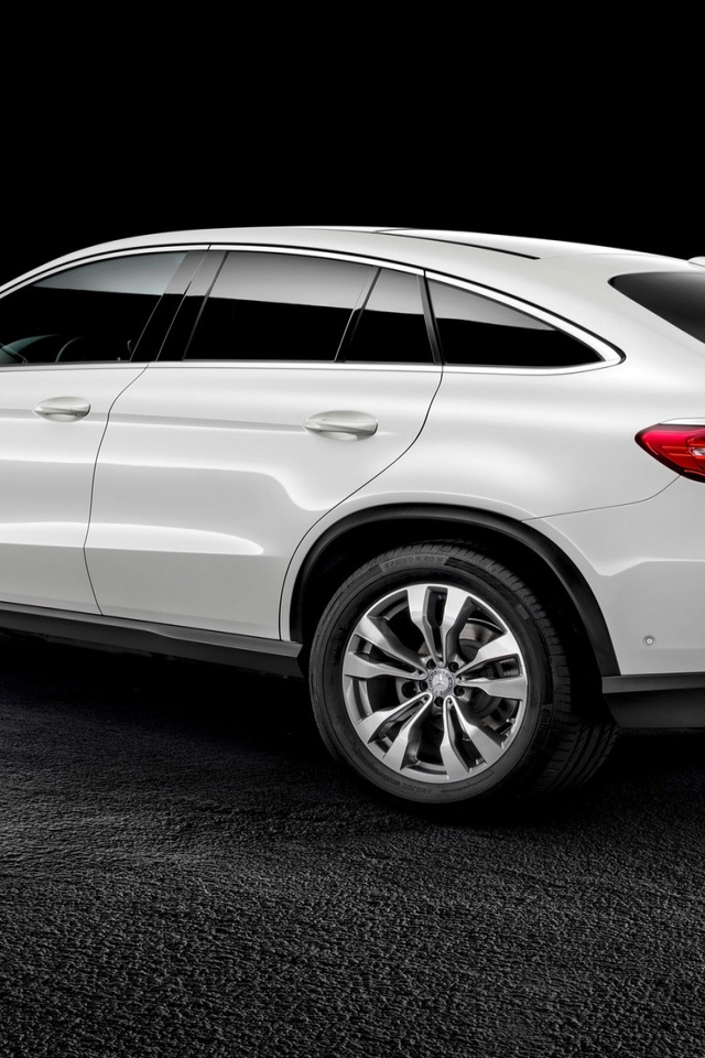 White Mercedes Benz GLE Coupe for 640 x 960 iPhone 4 resolution