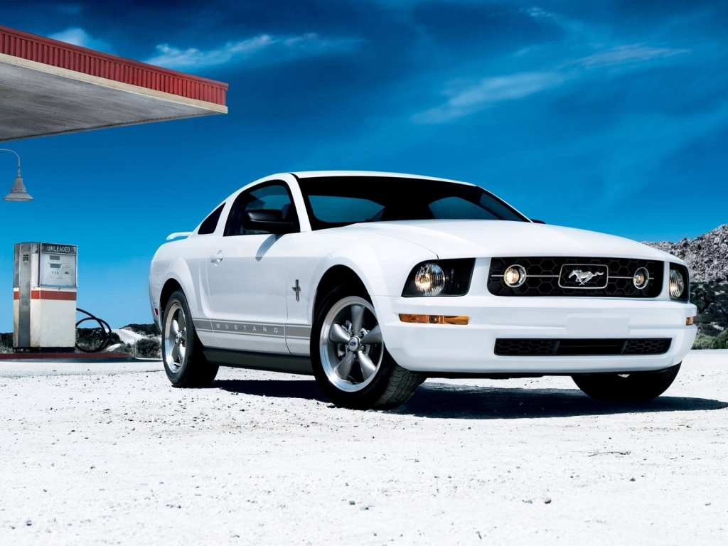 White Mustang for 1024 x 768 resolution