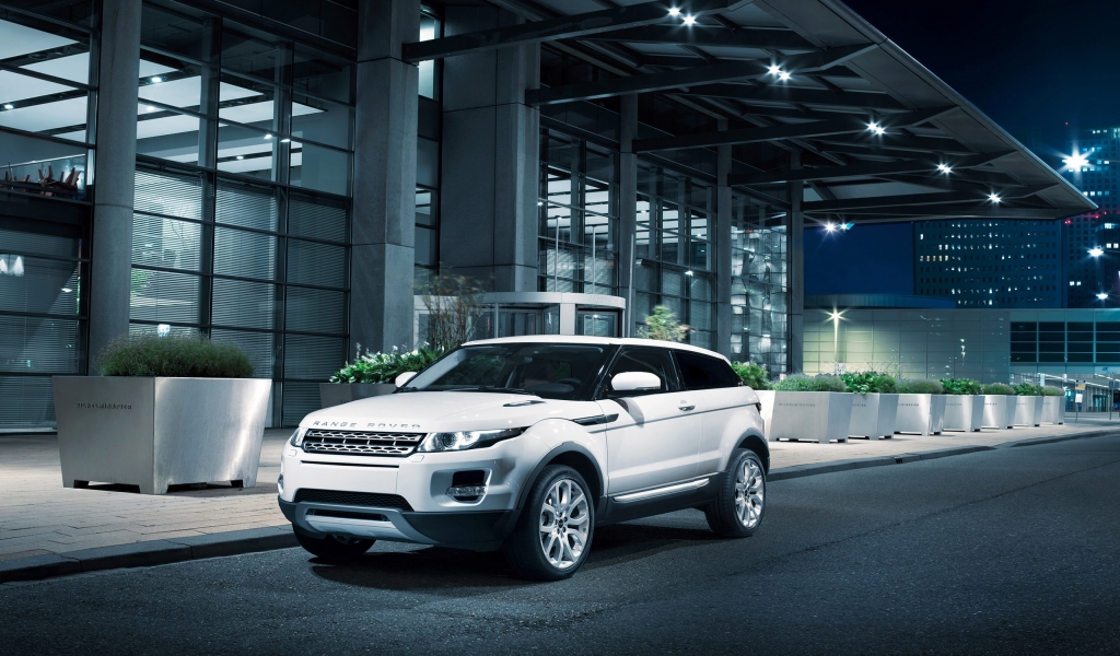 White Range Rover Evoque for 1024 x 600 widescreen resolution