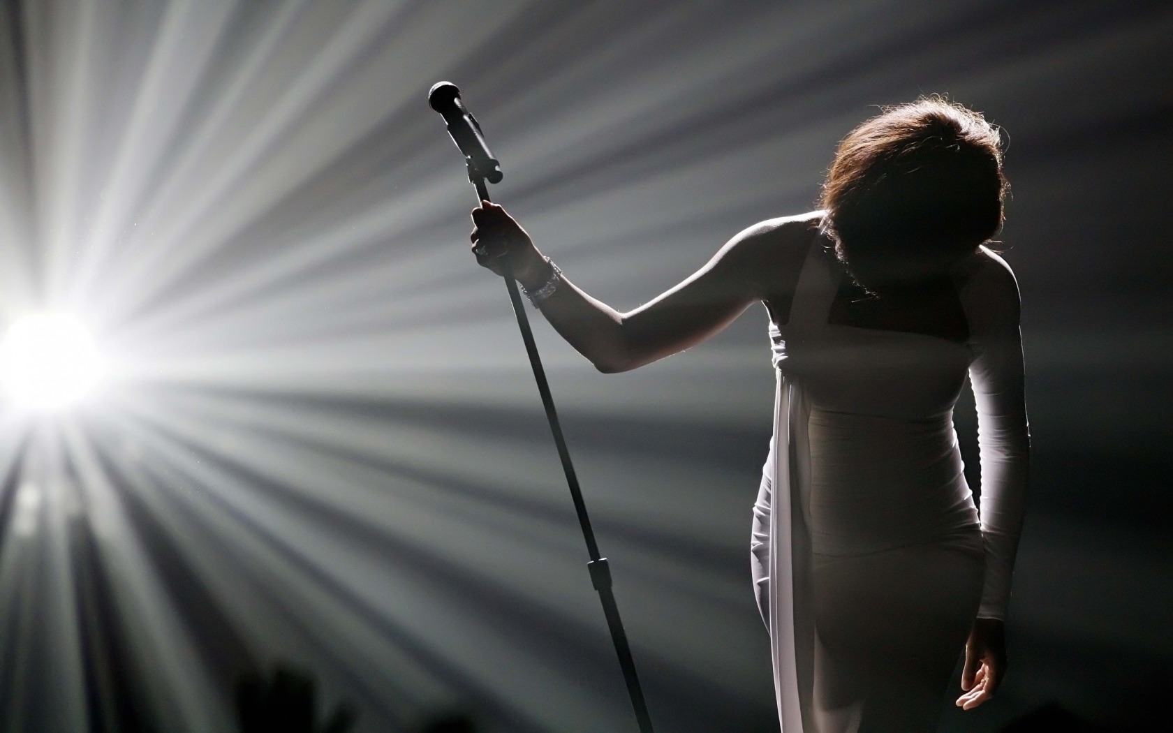 Whitney Houston for 1680 x 1050 widescreen resolution