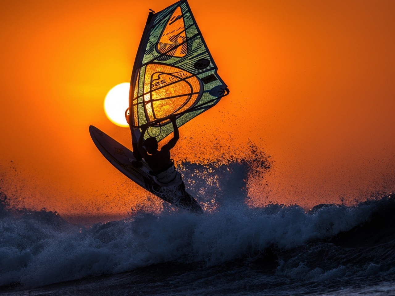 Windsurfing for 1280 x 960 resolution