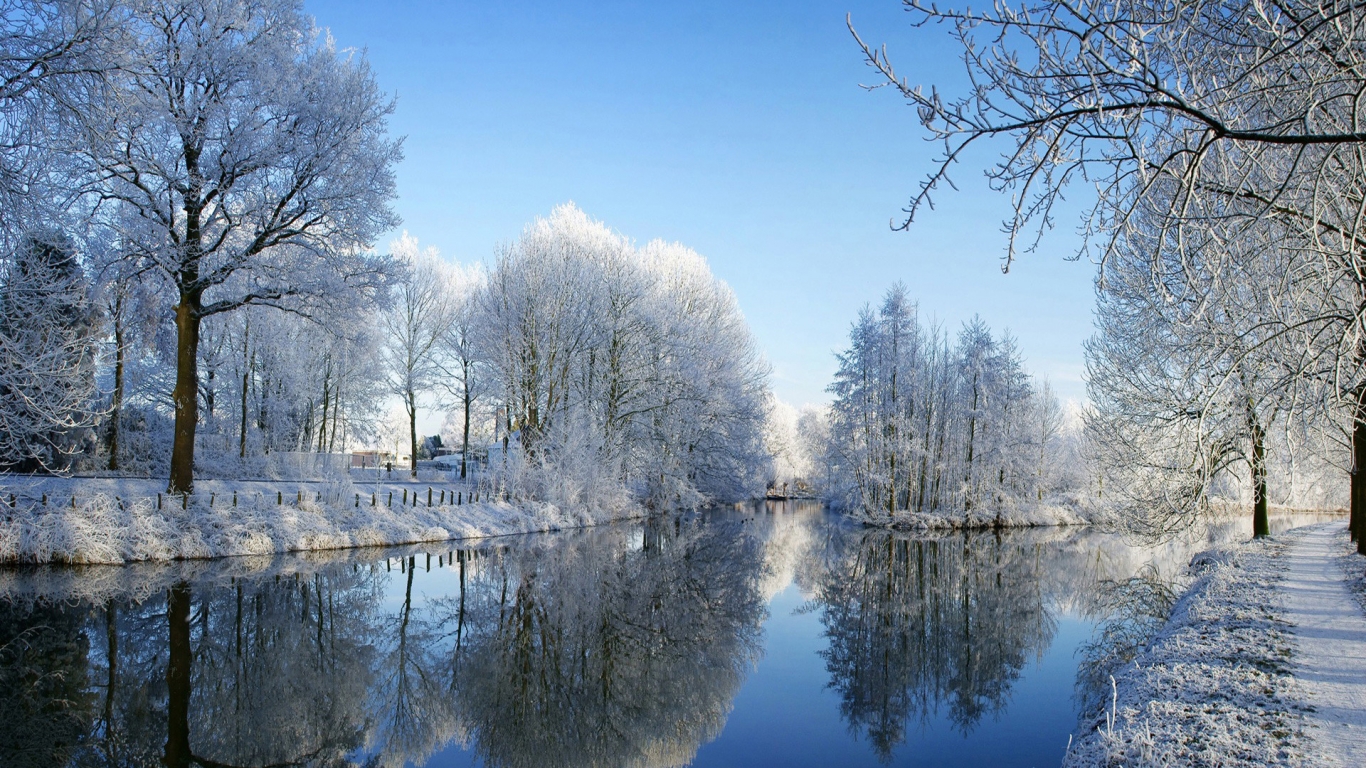 Winter Sunny Day for 1366 x 768 HDTV resolution