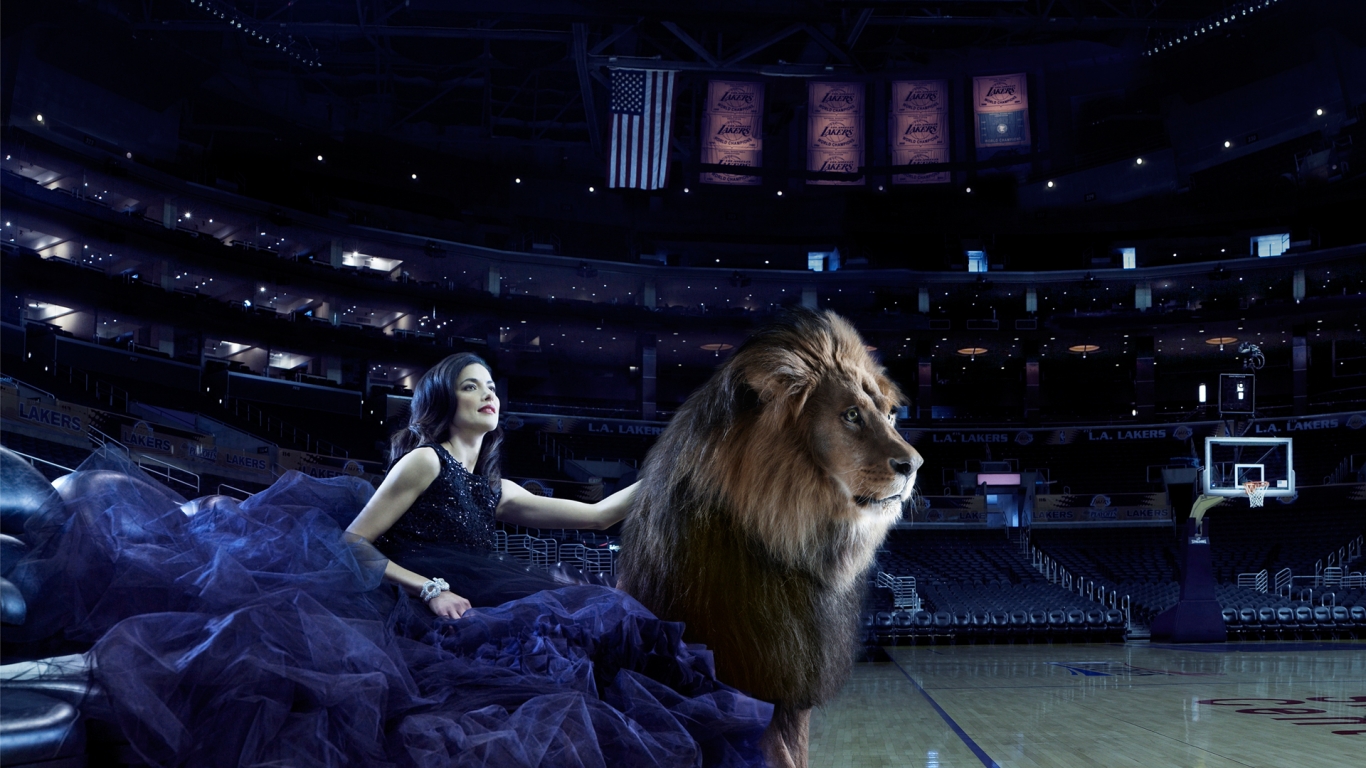 Woman and Lion for 1366 x 768 HDTV resolution