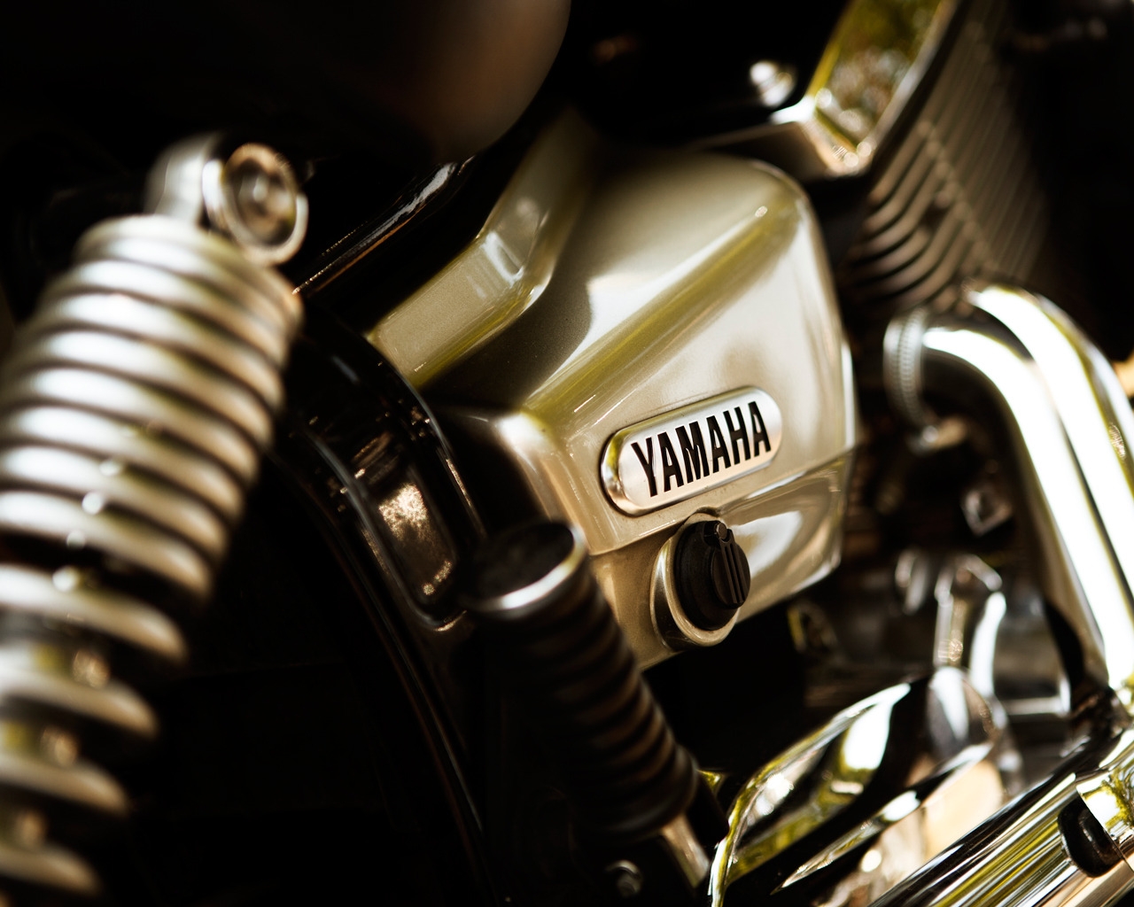 Yamaha bike Close-Up for 1280 x 1024 resolution