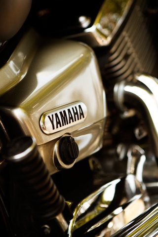 Yamaha bike Close-Up for 320 x 480 iPhone resolution