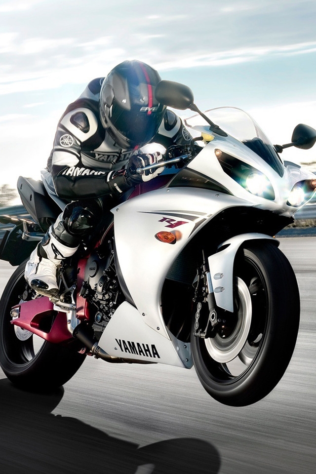 Yamaha R1 On Track for 640 x 960 iPhone 4 resolution