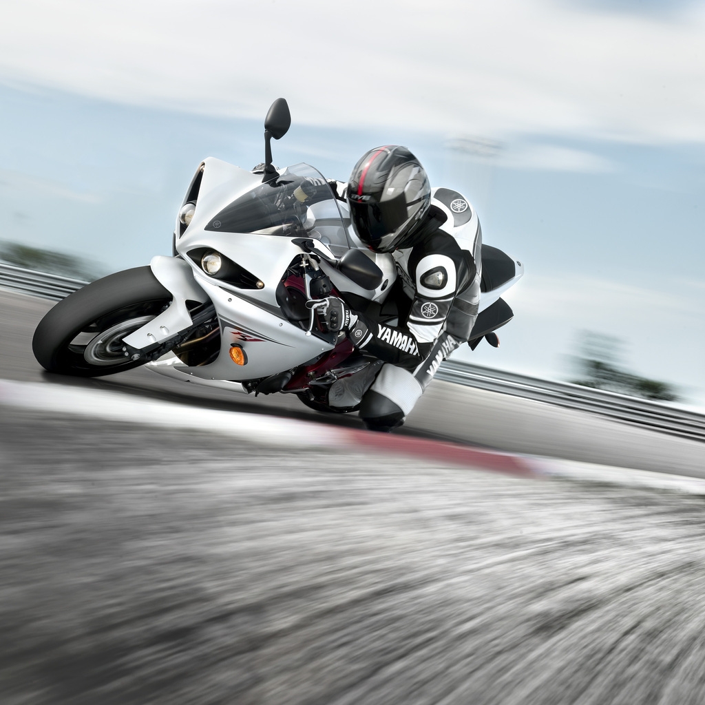 Yamaha Speed Racing 1024 x 1024 iPad Wallpaper