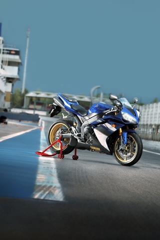 Yamaha YZF-R1 for 320 x 480 iPhone resolution