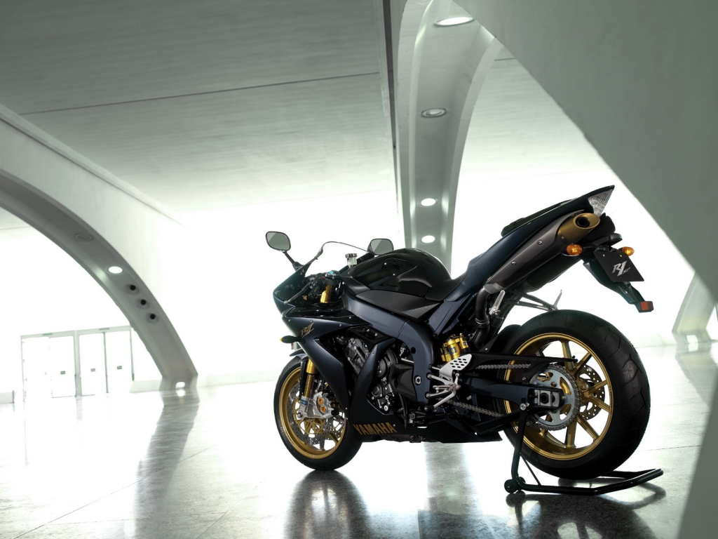Yamaha YZF R1SP for 1024 x 768 resolution